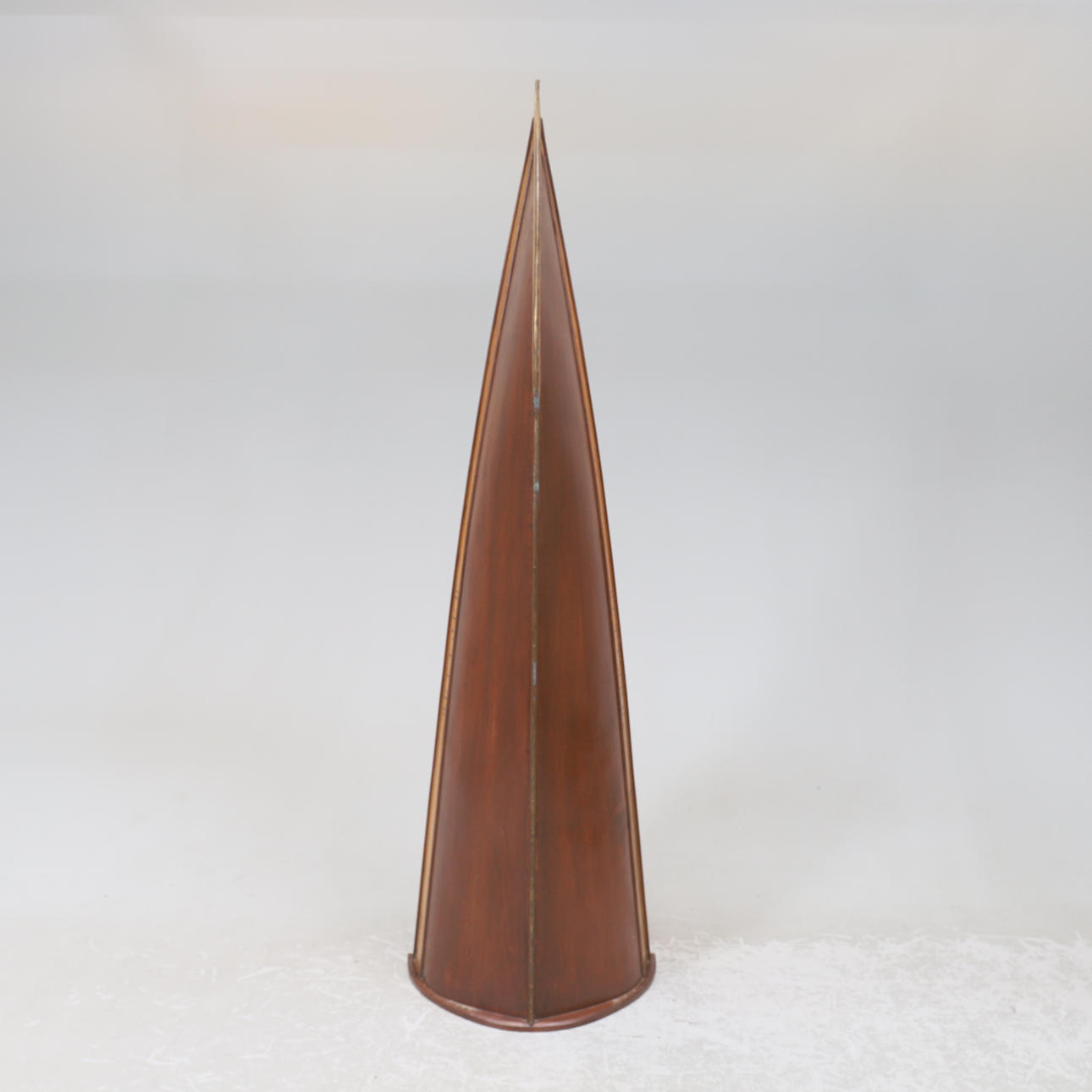 SHELF, in the shape of a canoe, 20th century.