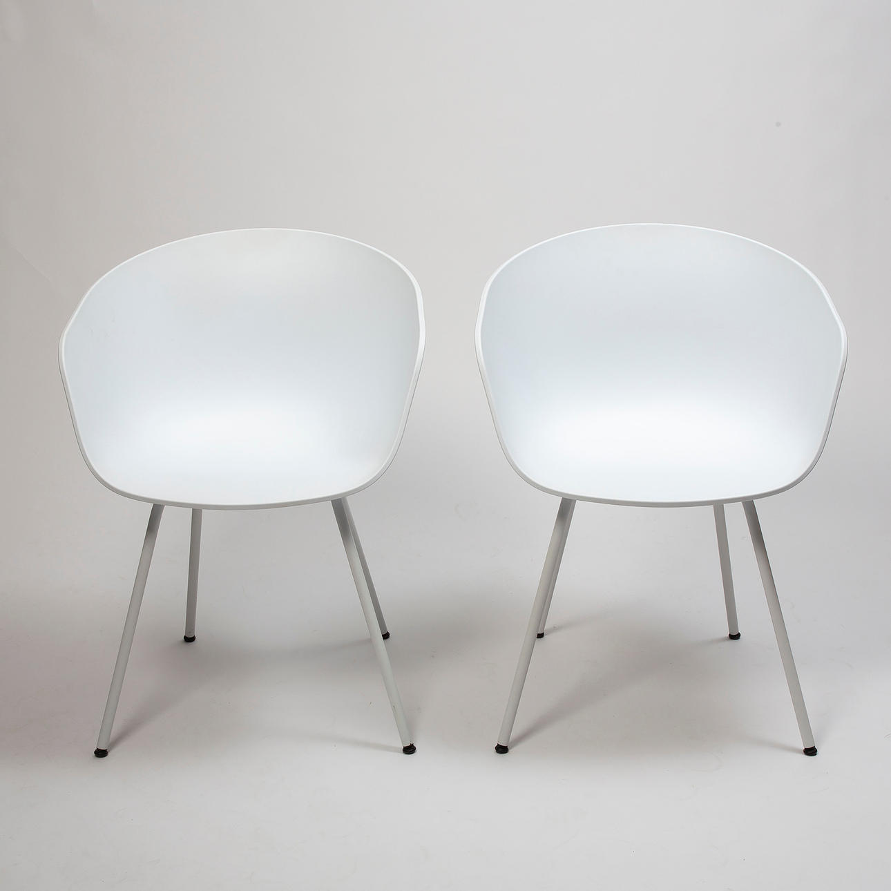 CHAIRS, a pair, hay chair 26.