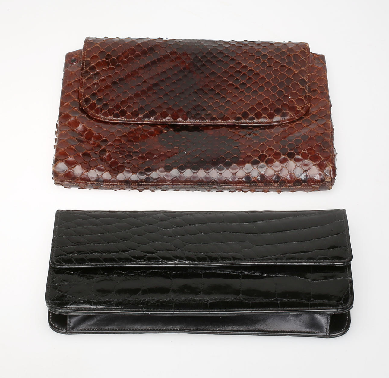 VÄSKOR, 2 st, reptilskinn, 1930/40-tal.