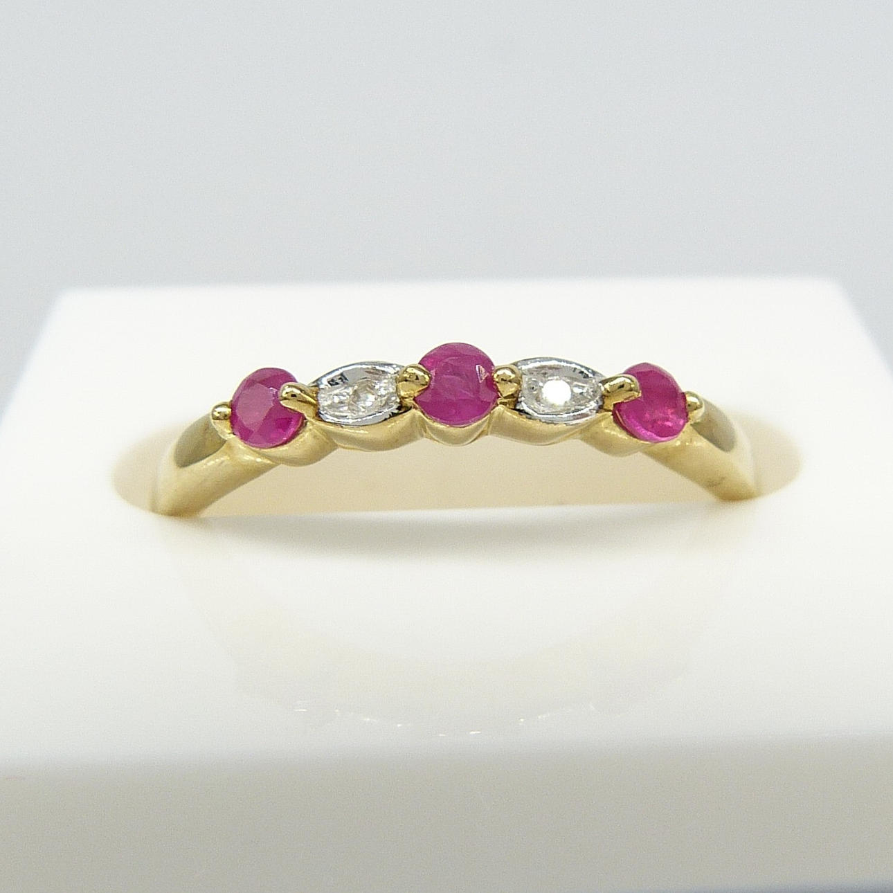 RUBY & DIAMOND DRESS RING.