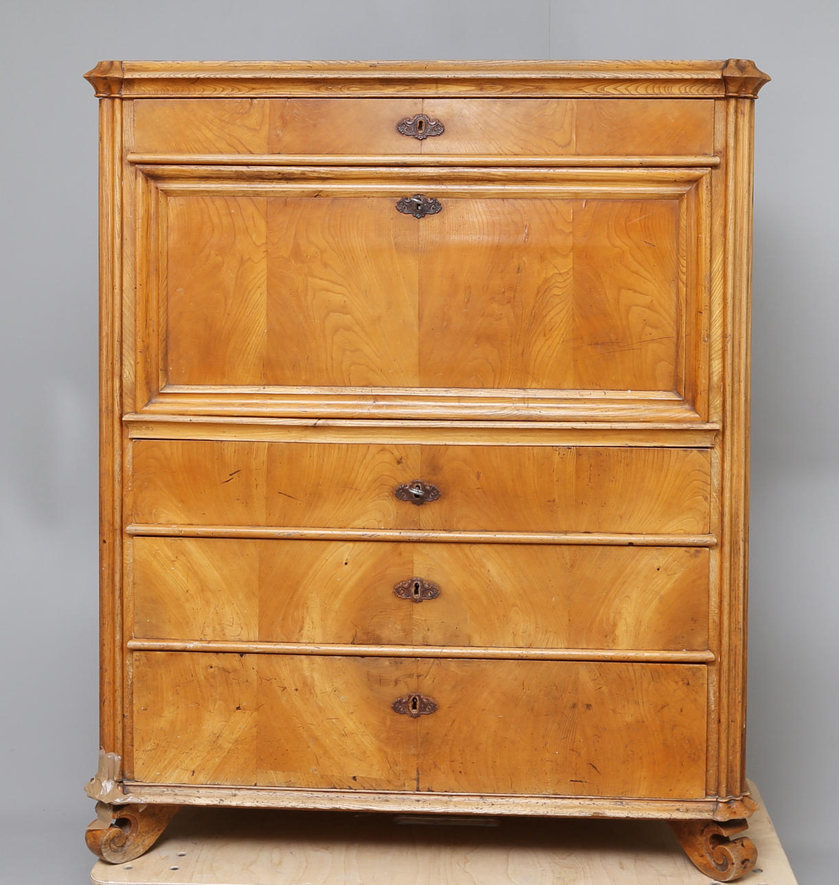 CHIFFONJE. Senempire, 1850-tal.