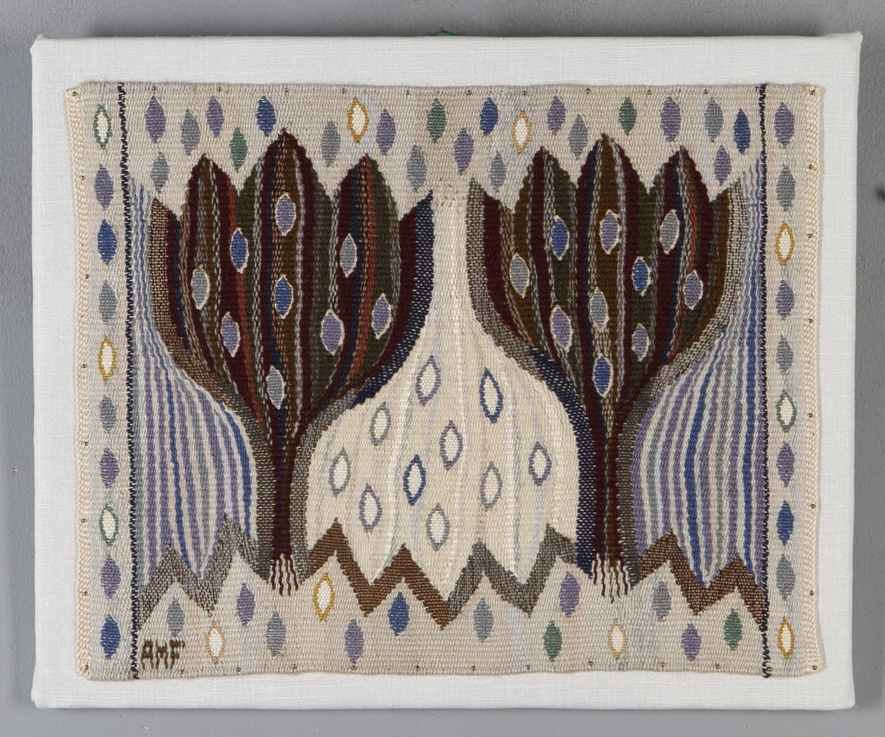 VÄVNAD, gobelängteknik, "Crocus, blå", Ann-Mari Forsberg för AB Märta Måås-Fjetterström.