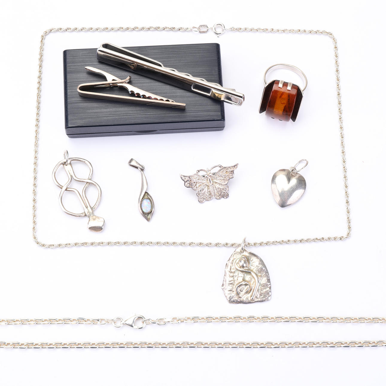 SMYCKEN, silver, herr, dam, bärnsten, opal, slipsnål, hängsmycke, ring.