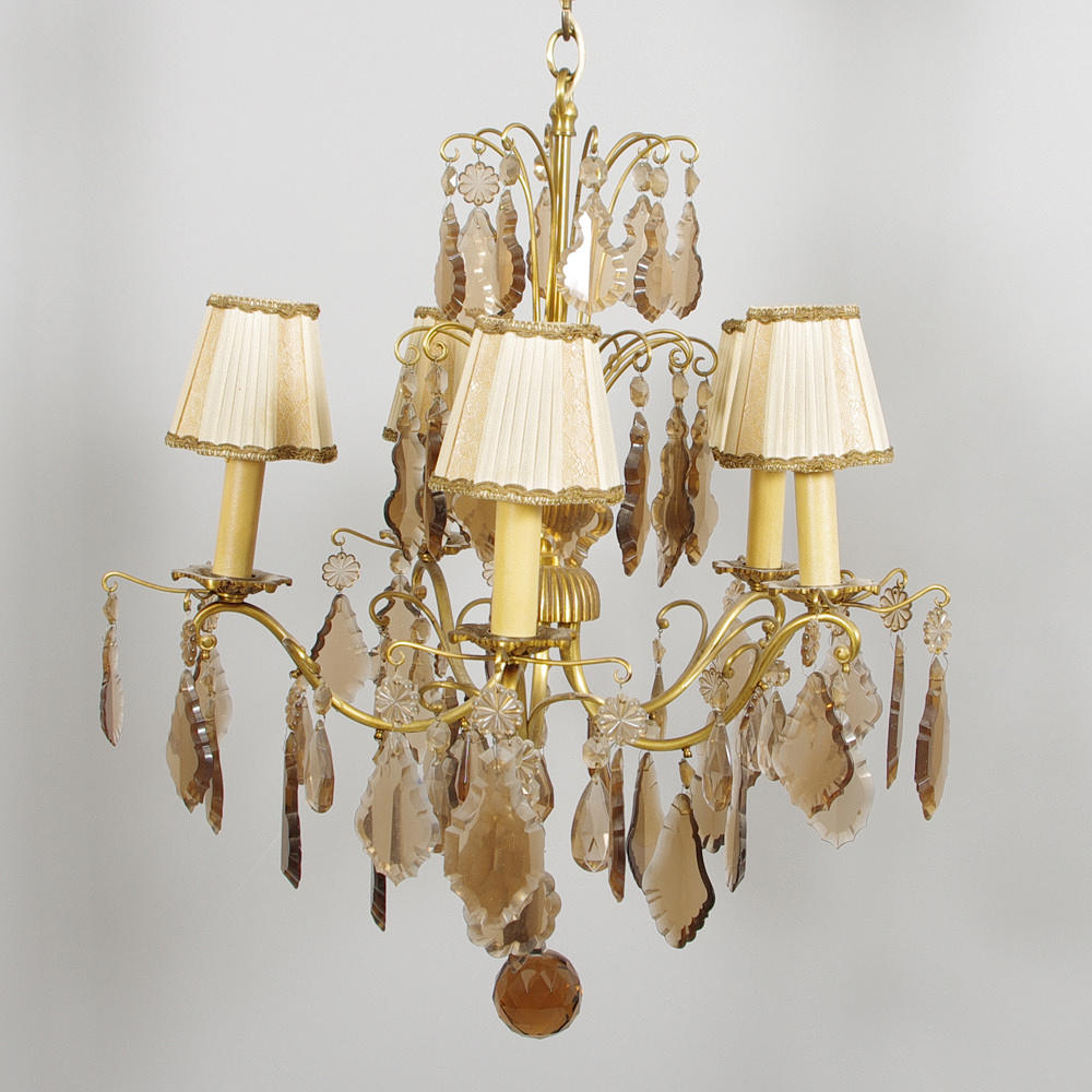 LJUSKRONA med lövformade prismor, 1900-talets första hälft.