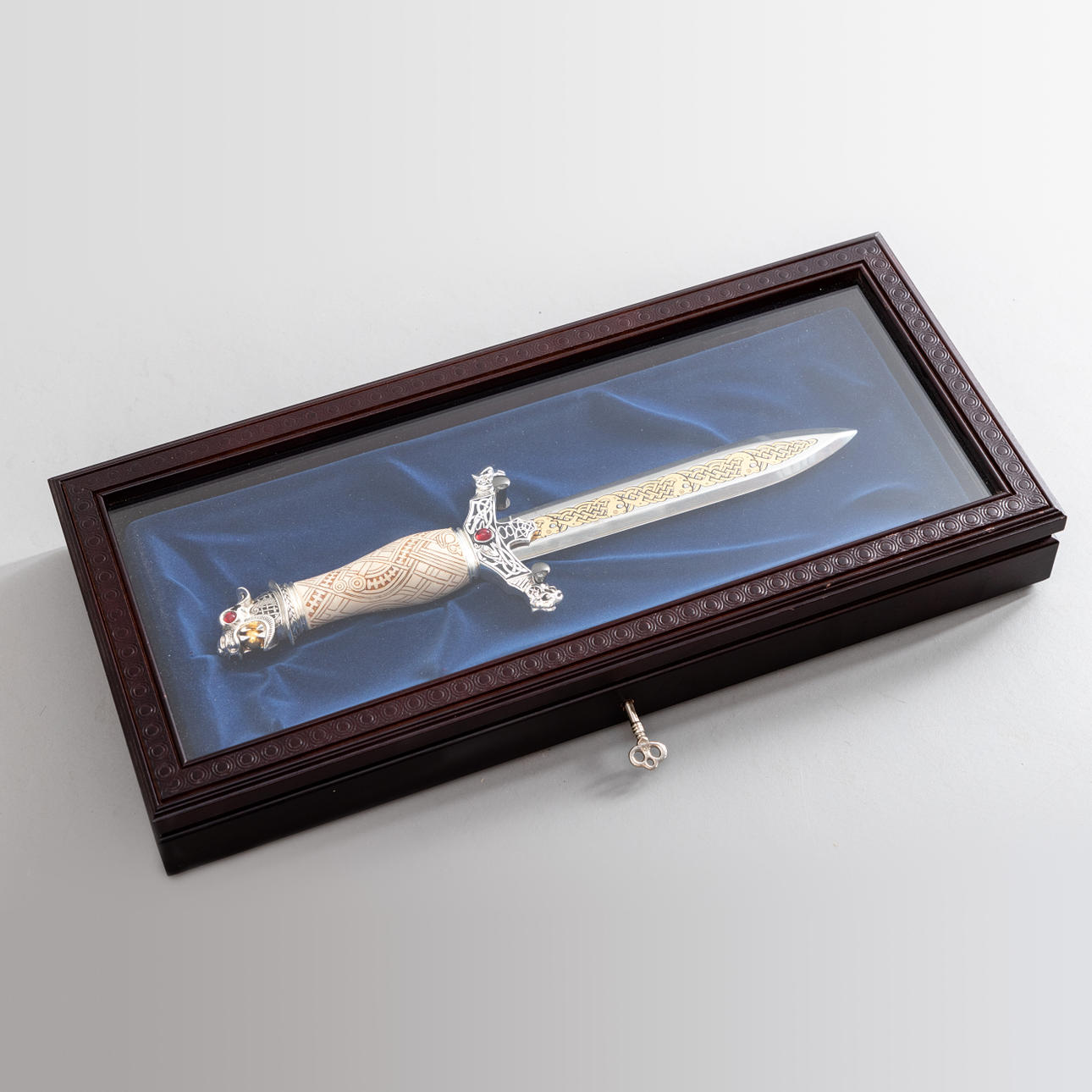 Franklin Mint 'The Viking Knife'.