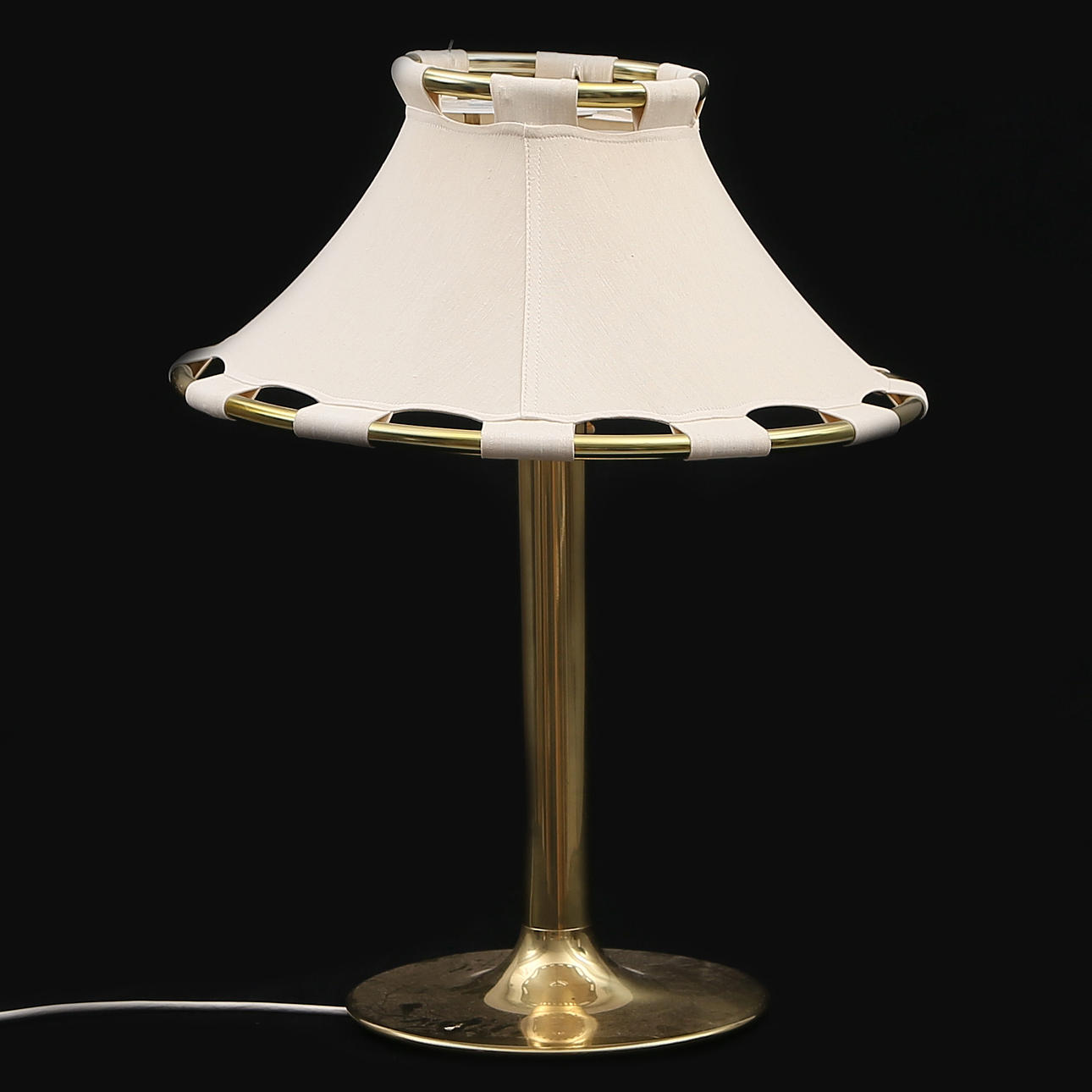 anna-ehrner-bordslampa-anna-lampan-metall-textil-atelj-lyktan