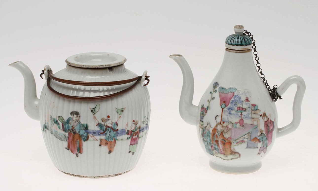 TEKANNOR med lock, 2 st, porslin, Kina.