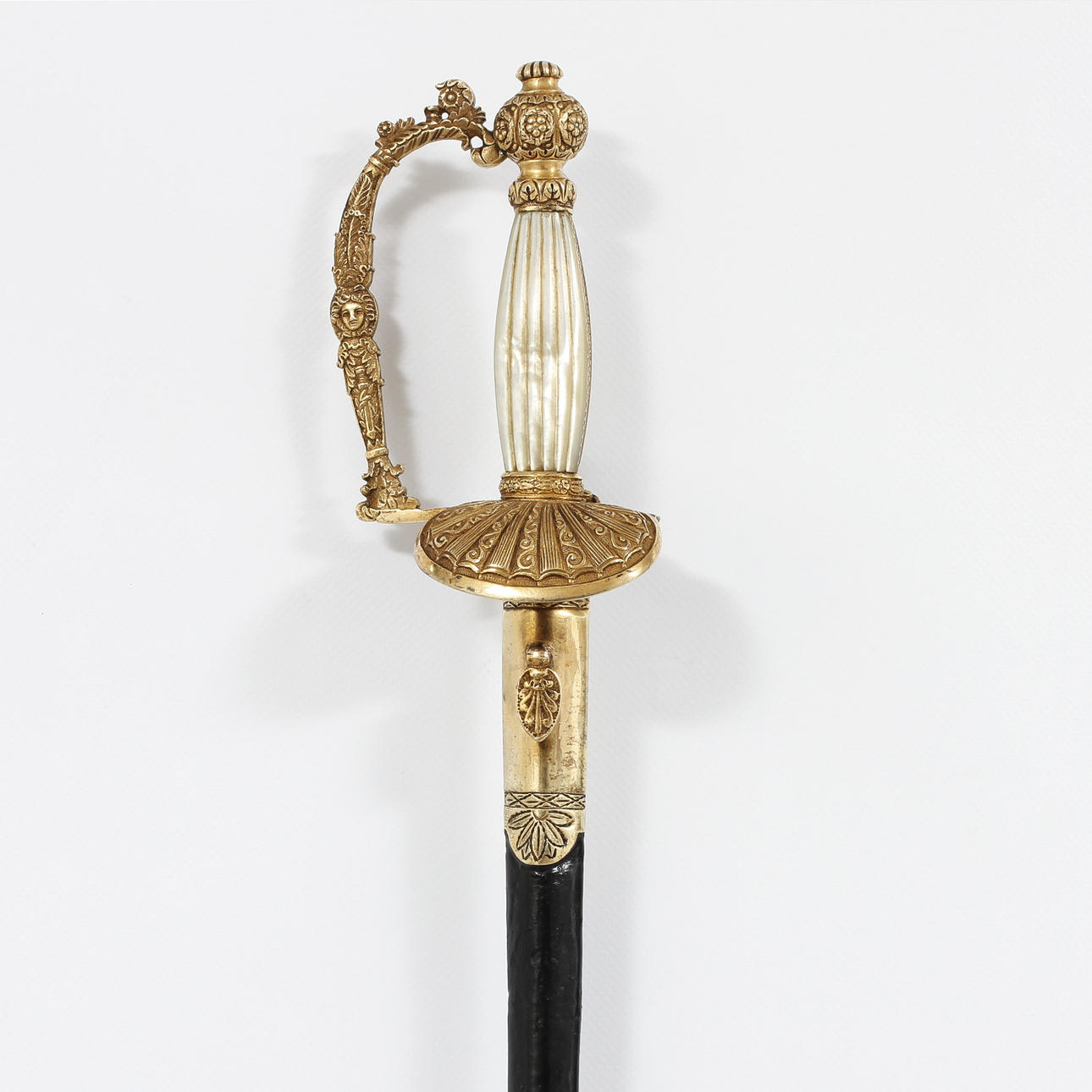 ÄMBETSMANNAVÄRJA med BALJA, troligen Frankrike, 1800-tal.