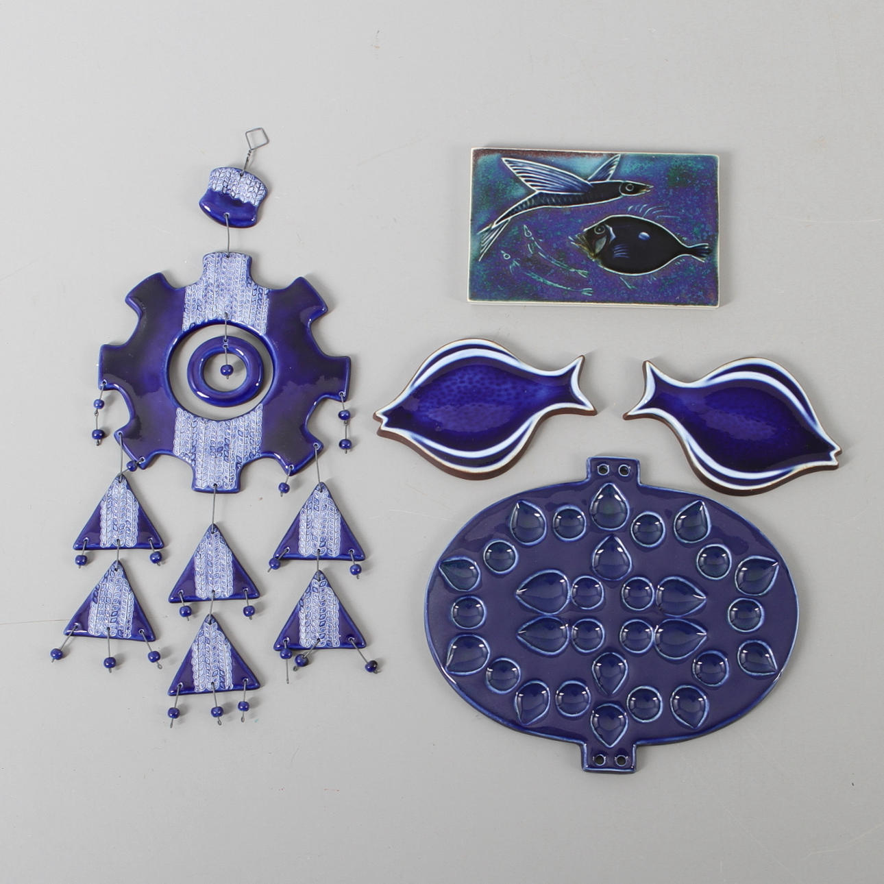 PARTI KERAMIK, 5 delar, väggdekorationer, Arabia och Kalevala Koru, 1960/1970-tal.