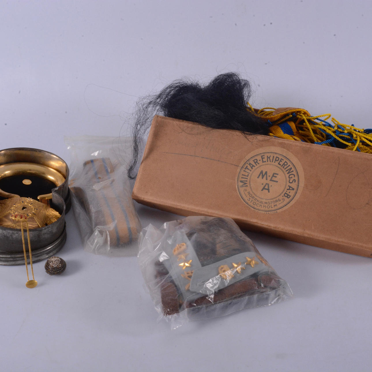 MILITARY EPALLETS, GRADES, BELTS etc.
