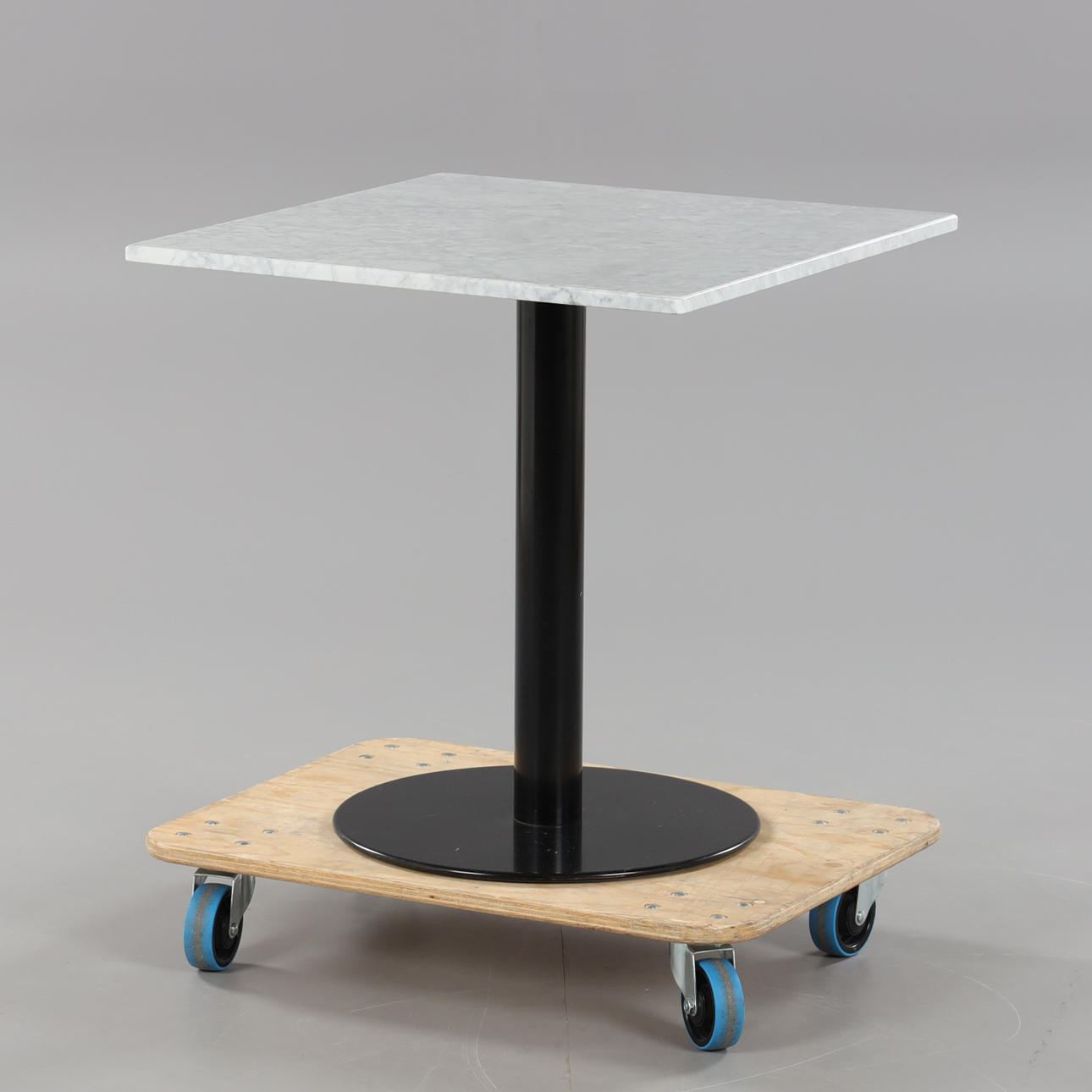 CAFÉBORD, 19/2000-tal, skiva i marmor.