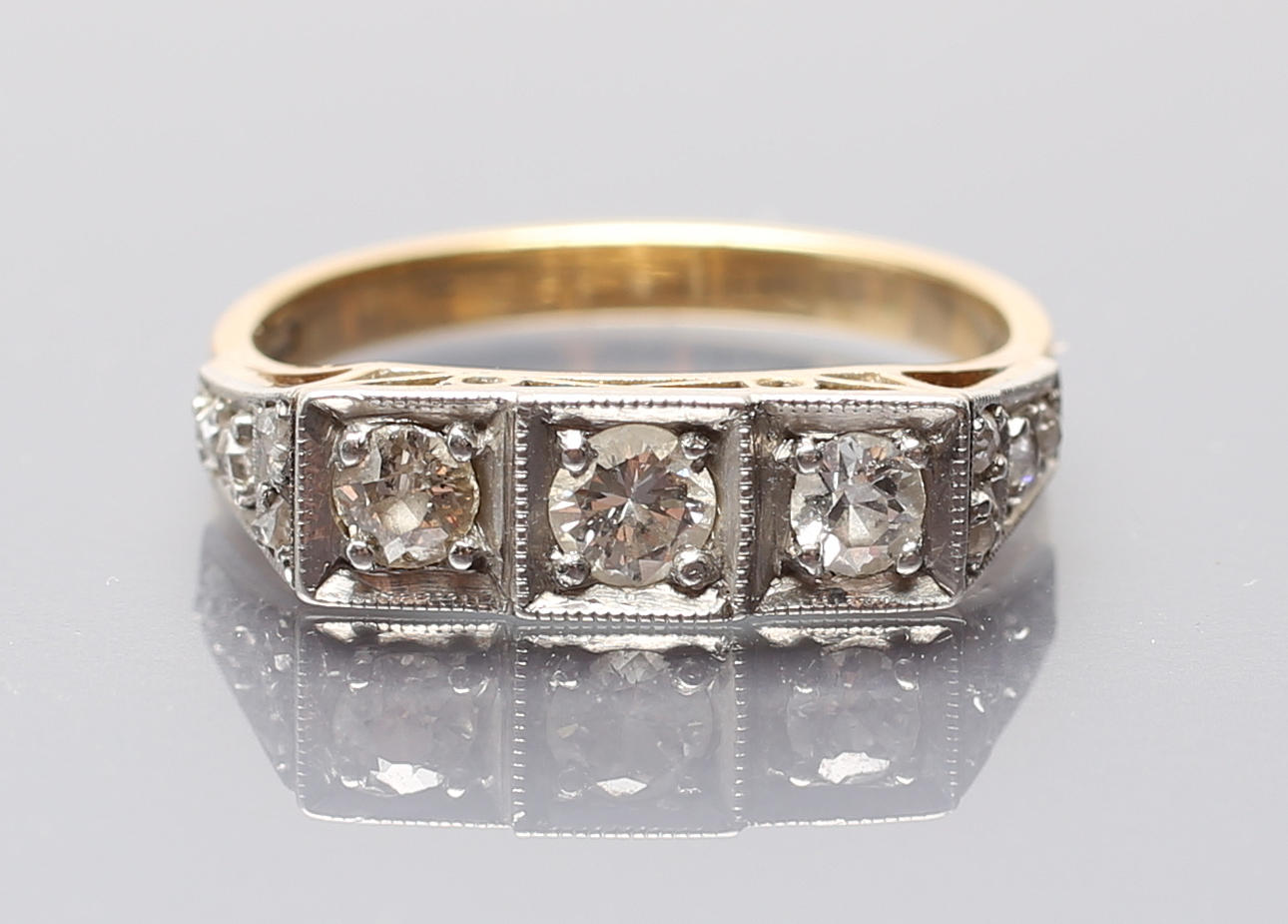 KVINNORS RING.