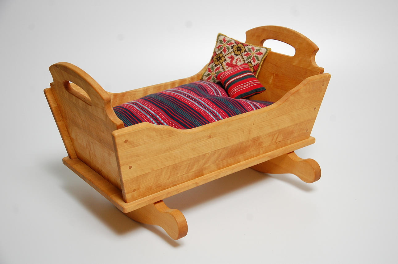 VAGGA, för dockor, trähantverk.