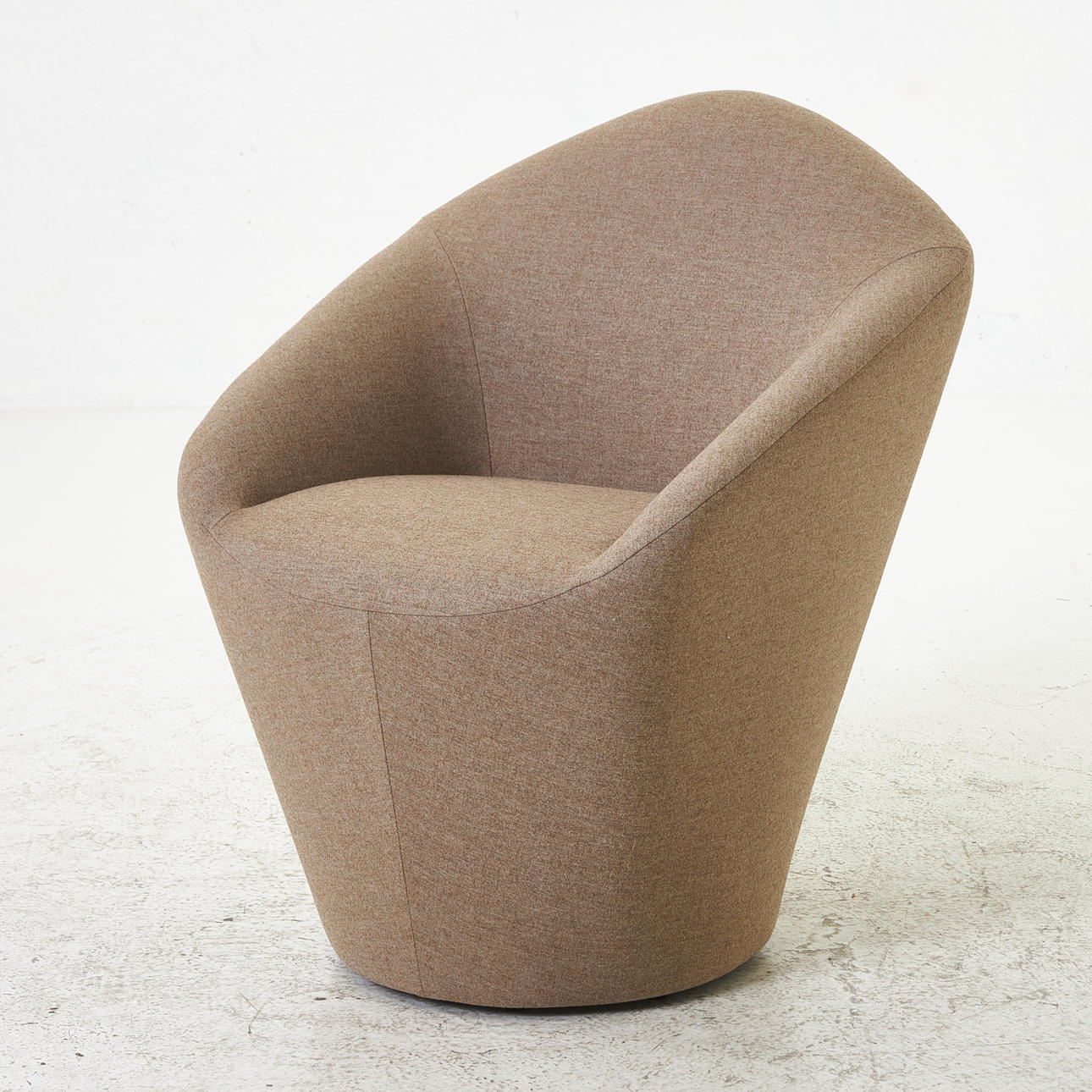 VICCARBE. '' Penta Armchair '', armchair, beige upholstery