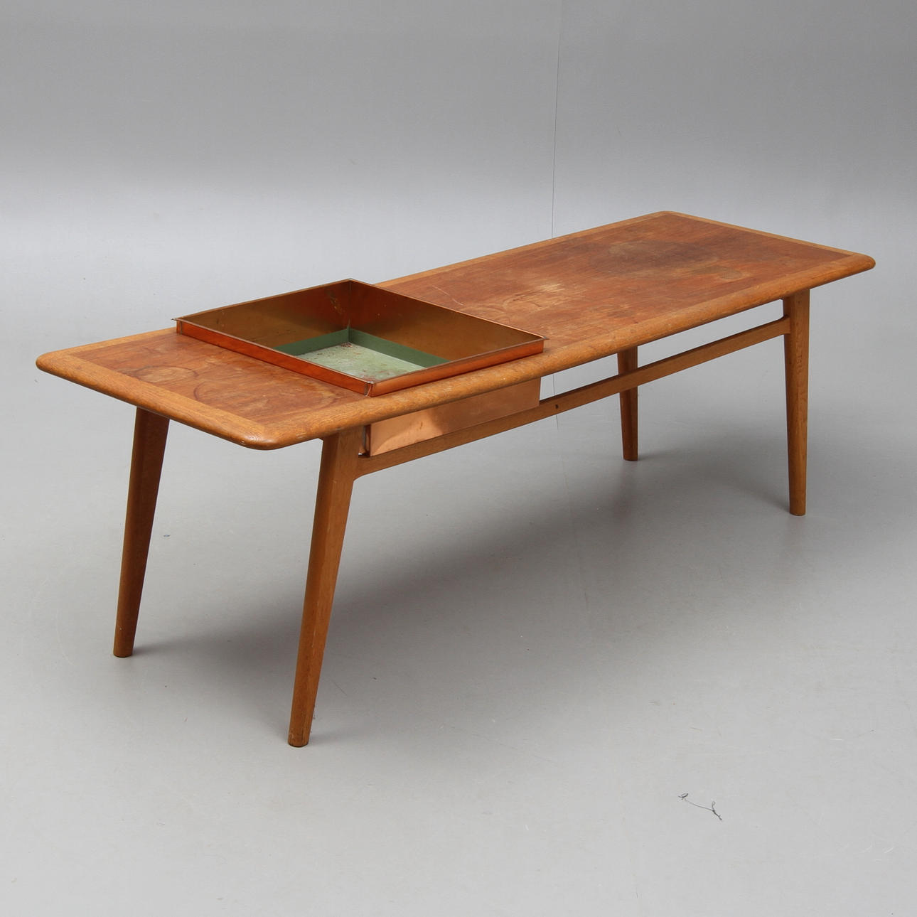 SOFFBORD, med blomsterlåda, 1900-tal.