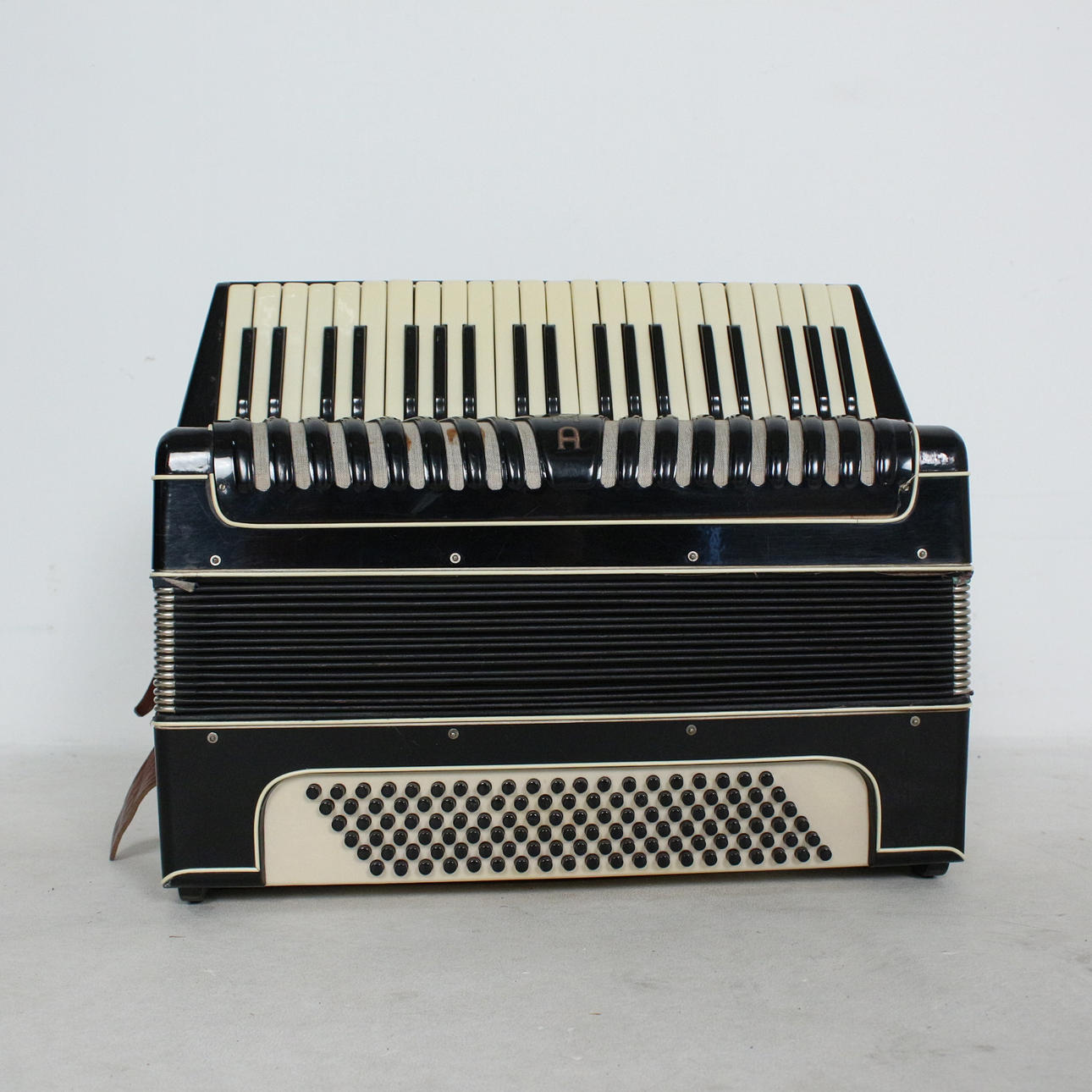 MIGMA. Akkordeon RETOUR.