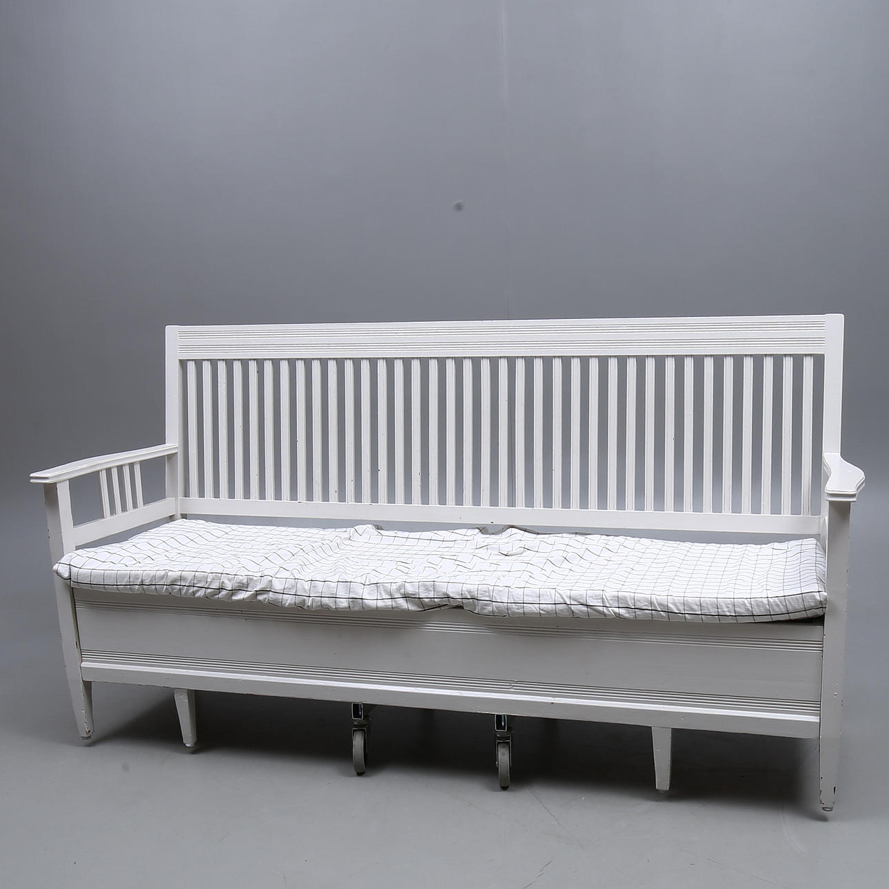 SENGESOFA, omkring århundredeskiftet 1900.