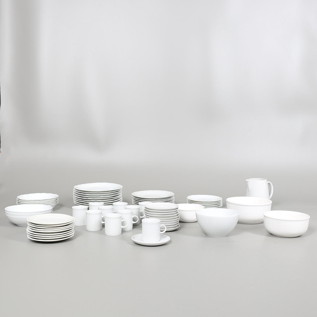 PARTI PORSLIN, 63 delar , vitt, bl a Wawel, Polen och Eversberg, Tyskland.