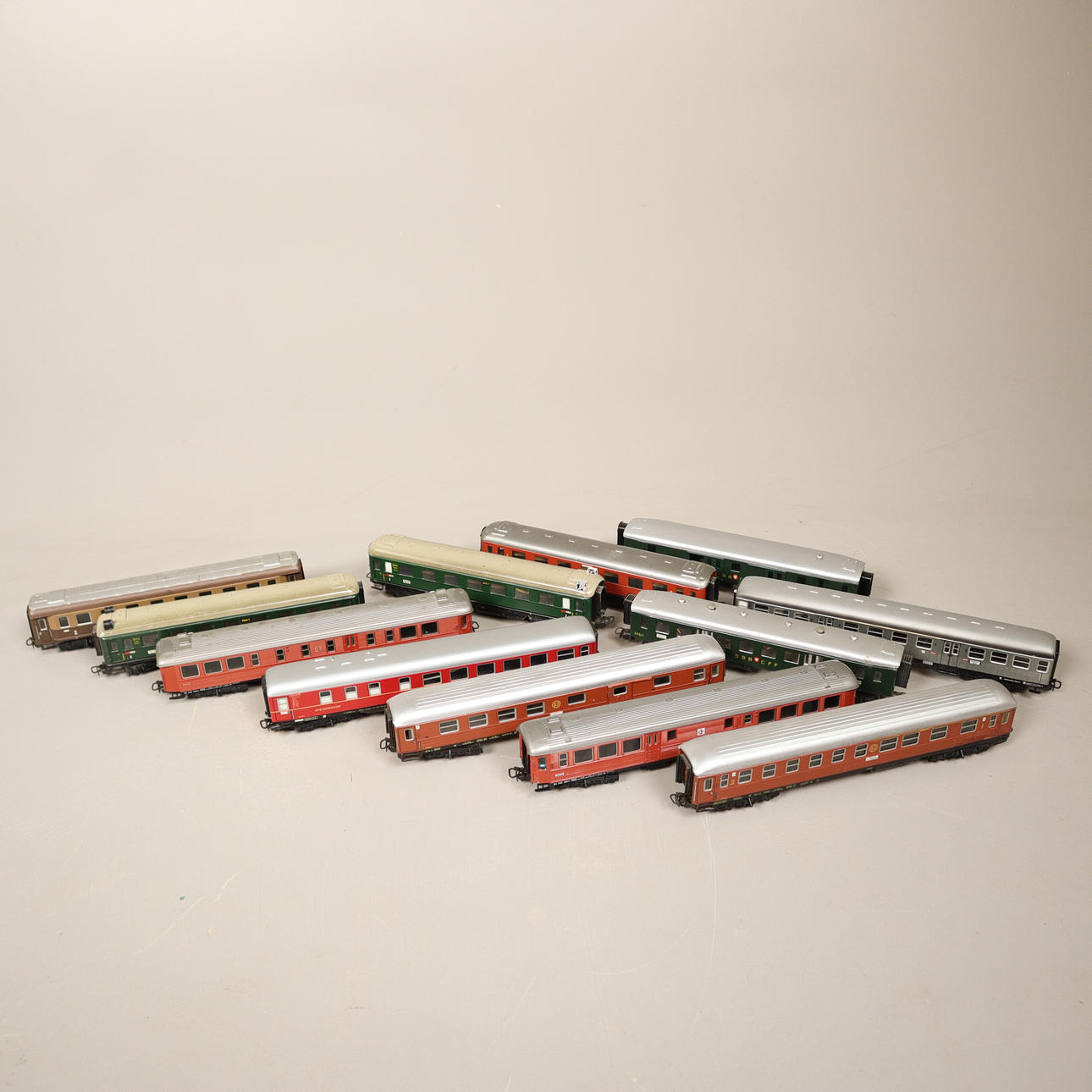 PERSONVAGNAR 12 stycken Märklin.