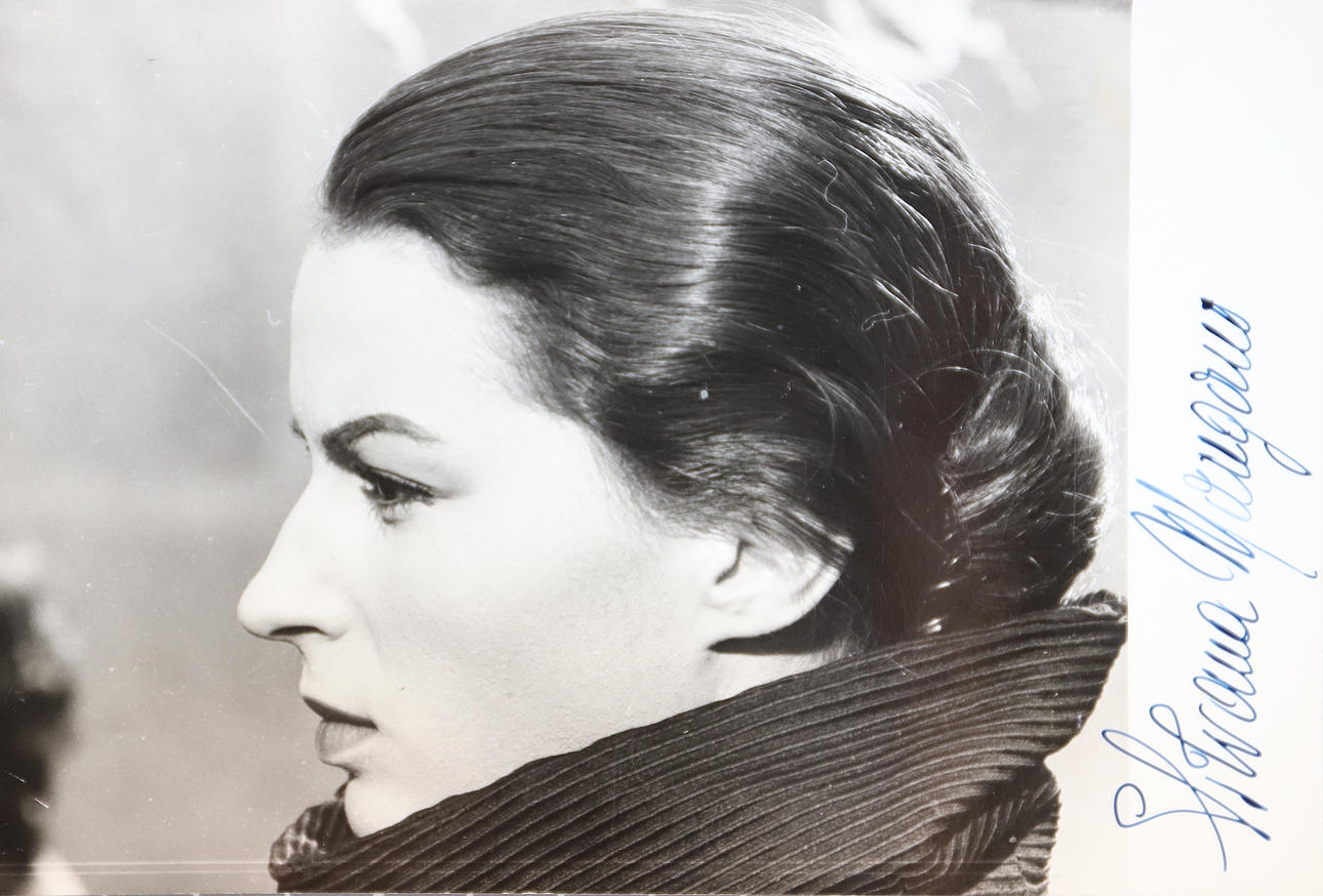 SILVANA MANGANO. Signed postcard.