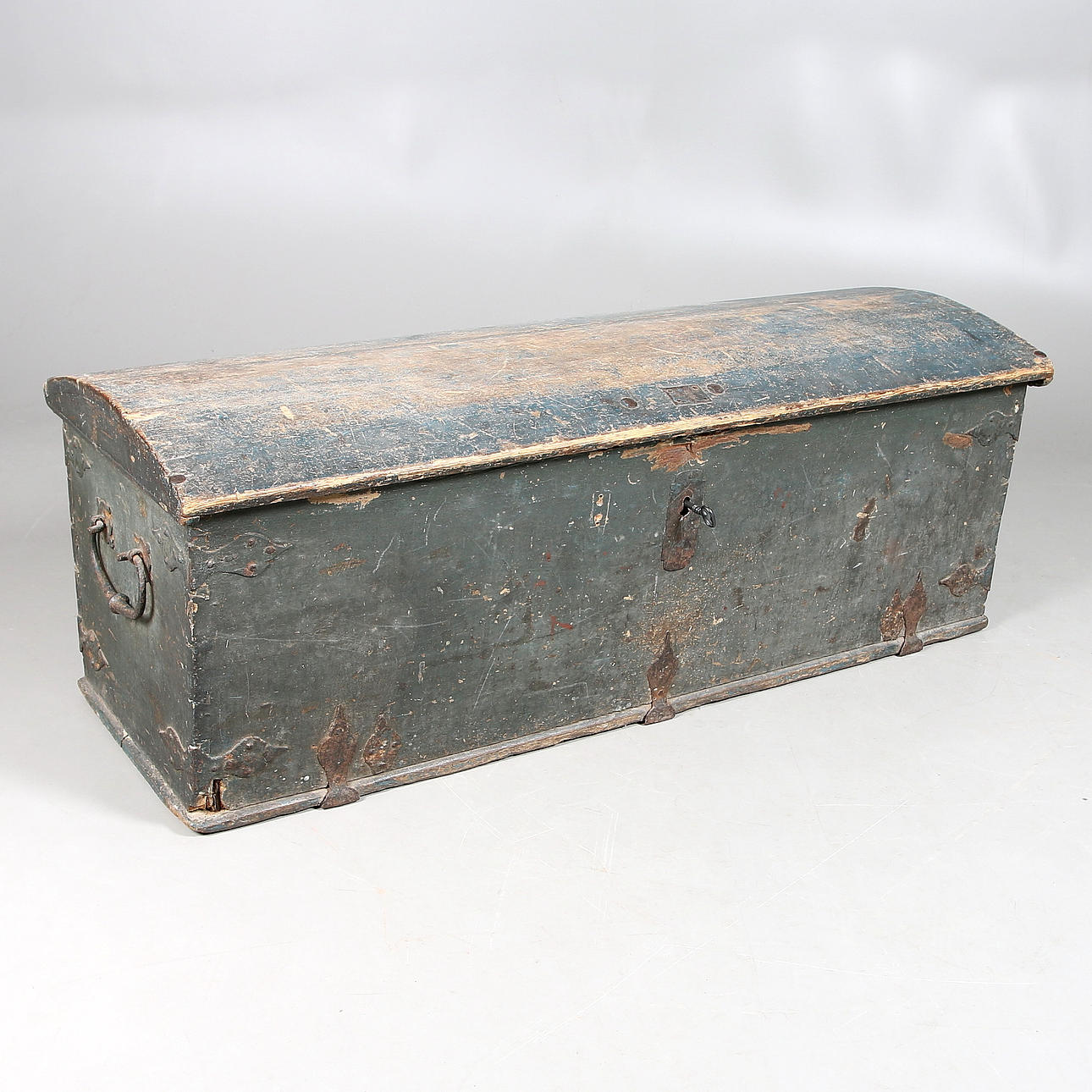 KISTA / KOFFERT, ek, allmoge. 1700-tal.