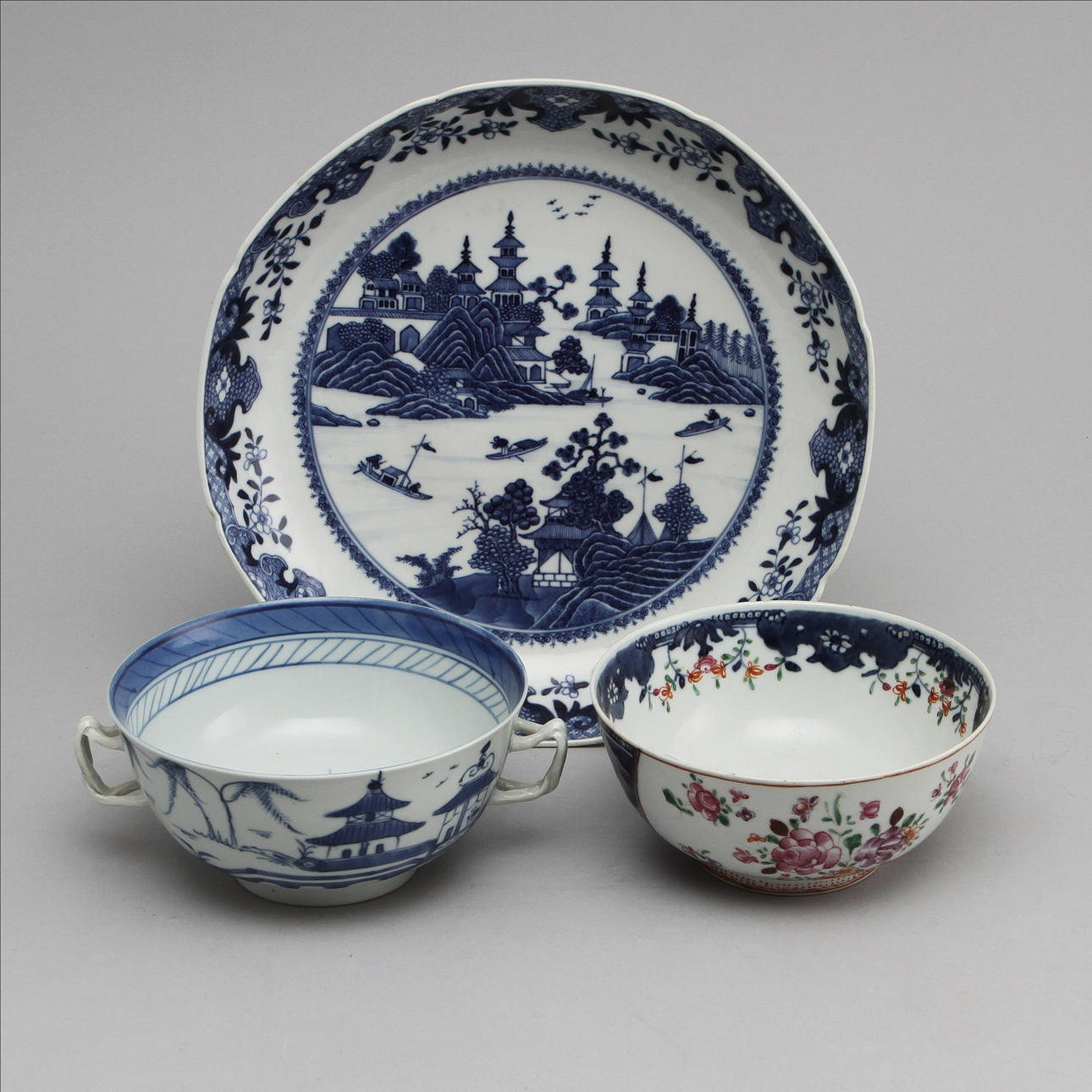 SKÅLFAT, SKÅL samt BULJONGKOPP, porslin, Kina, 1700/1800-tal.