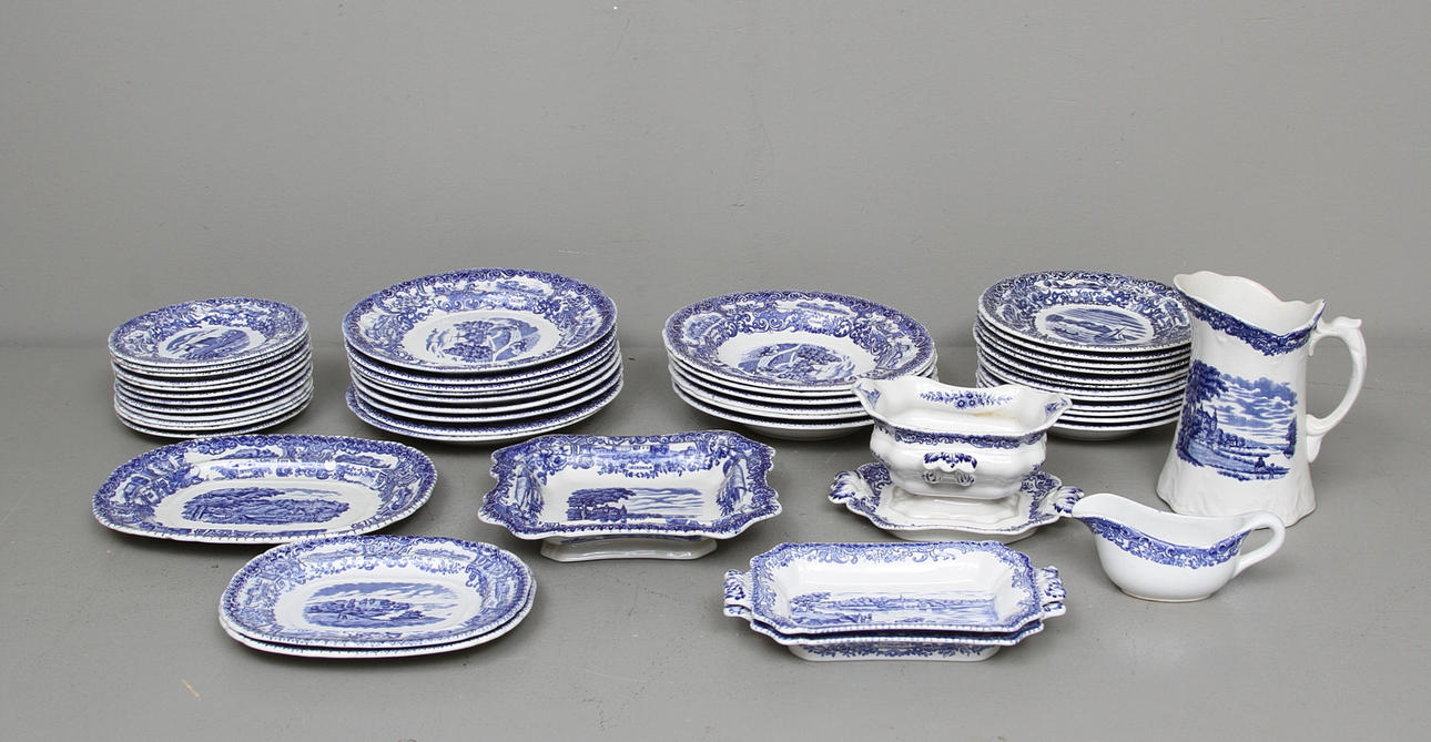 MATSERVIS, 48 delar, flintgods, "Svenska Slott", Rörstrand.