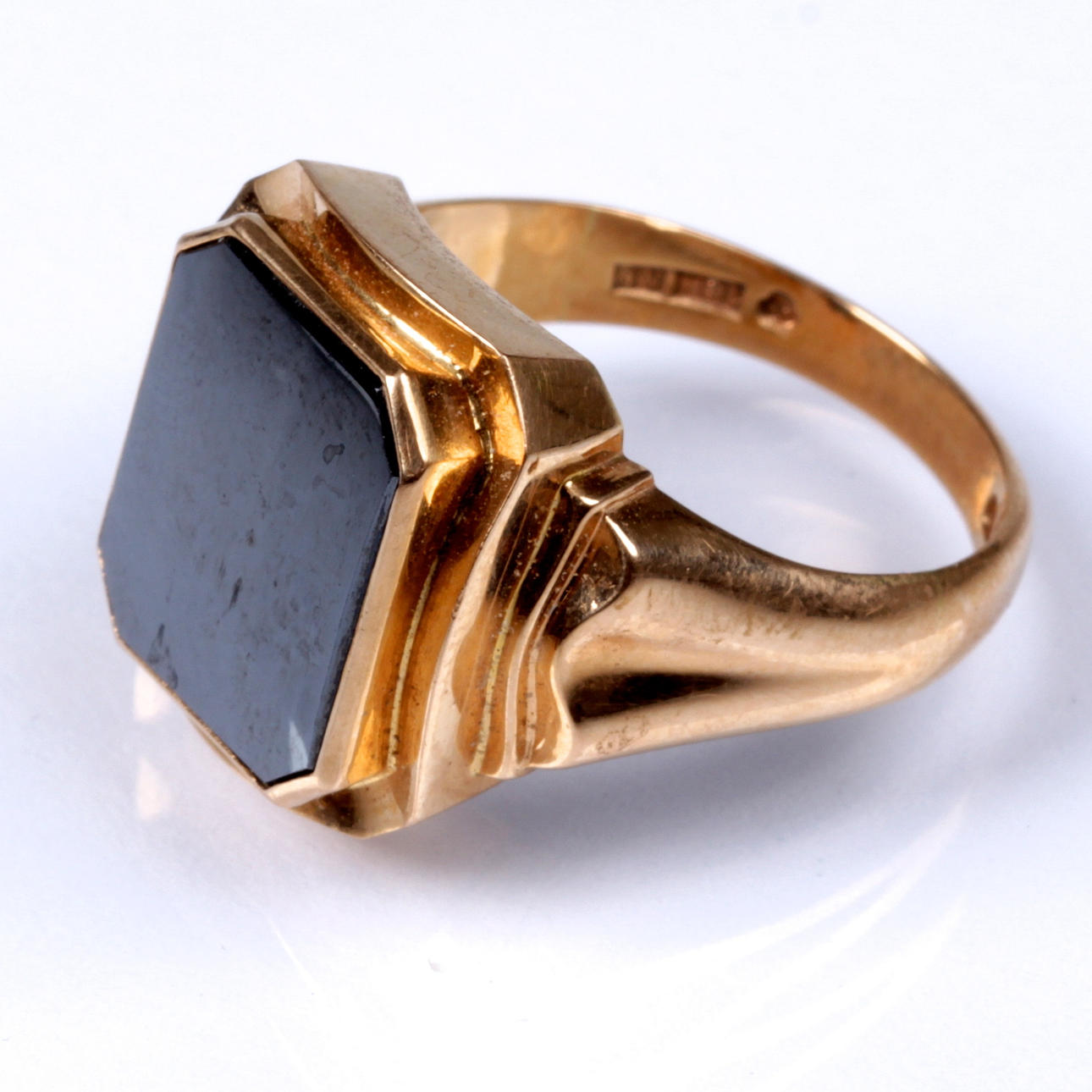 KLACKRING, 18k, K & E Carlson, Göteborg, 1962, vikt ca 7,58 gram.