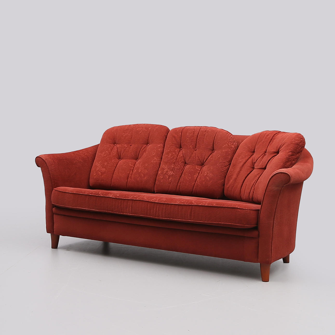 SOFFA, röd, 1900-tal. Möbler - Soffor & Sittgrupper - Auctionet