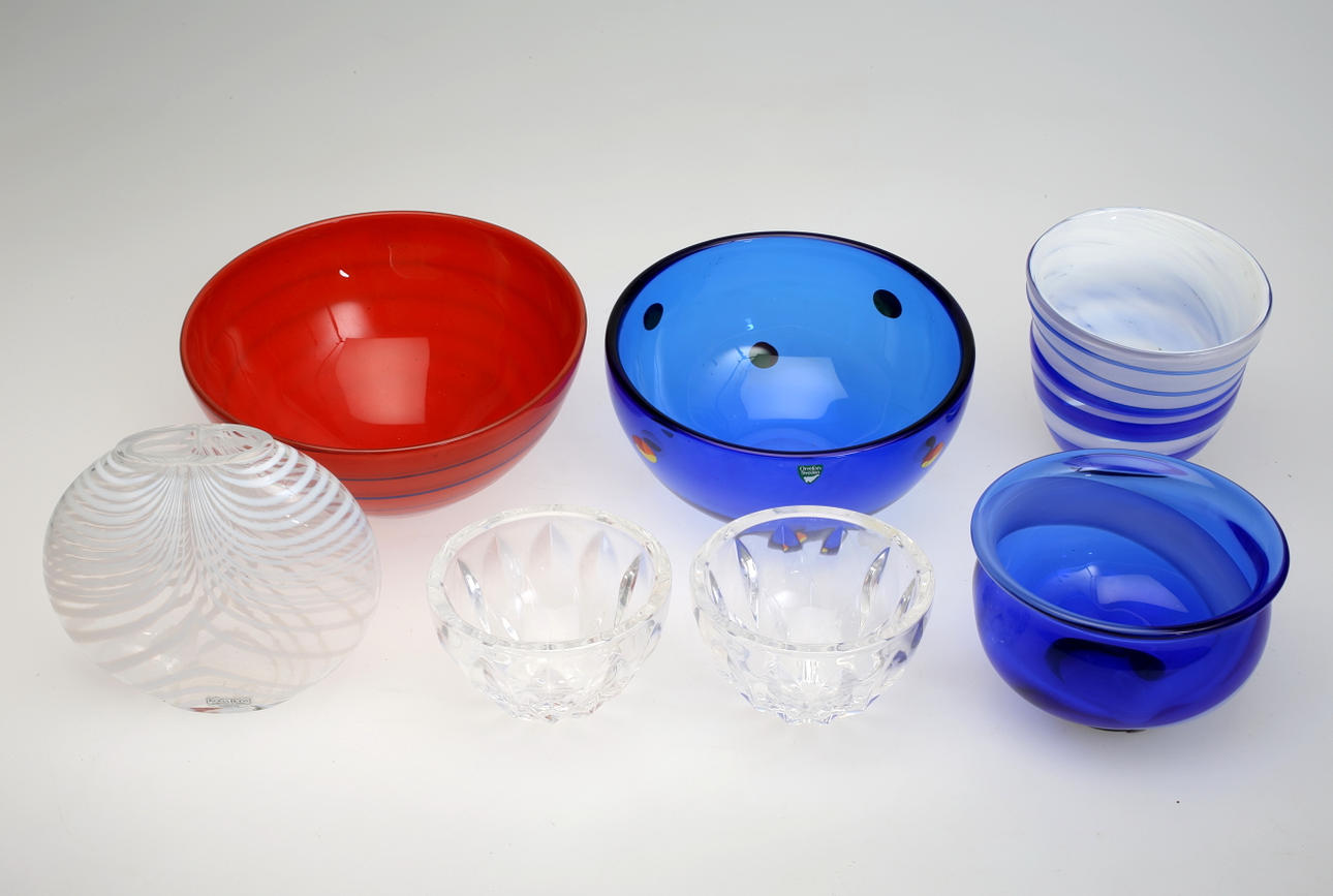 SKÅLAR samt VAS, Parti, 7 delar, Kosta Boda glasbruk, 1900-tal.