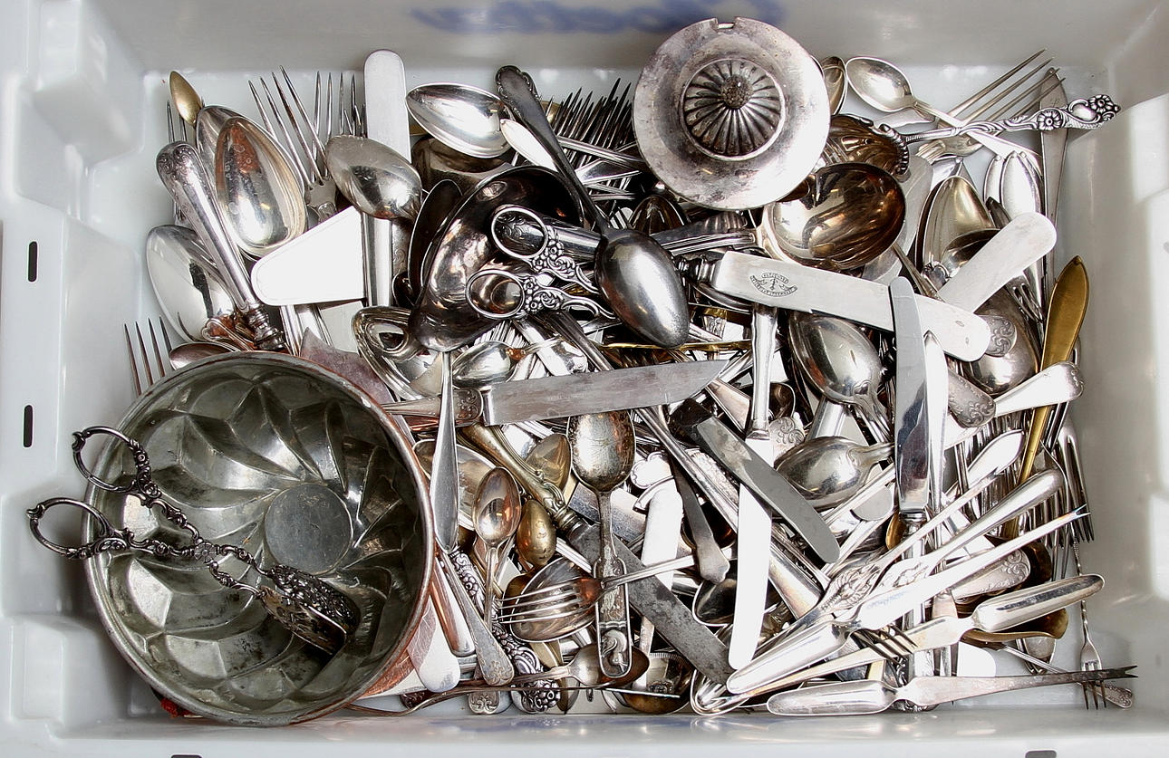 METALLFÖREMÅL, nysilver med mera, 1900-tal.