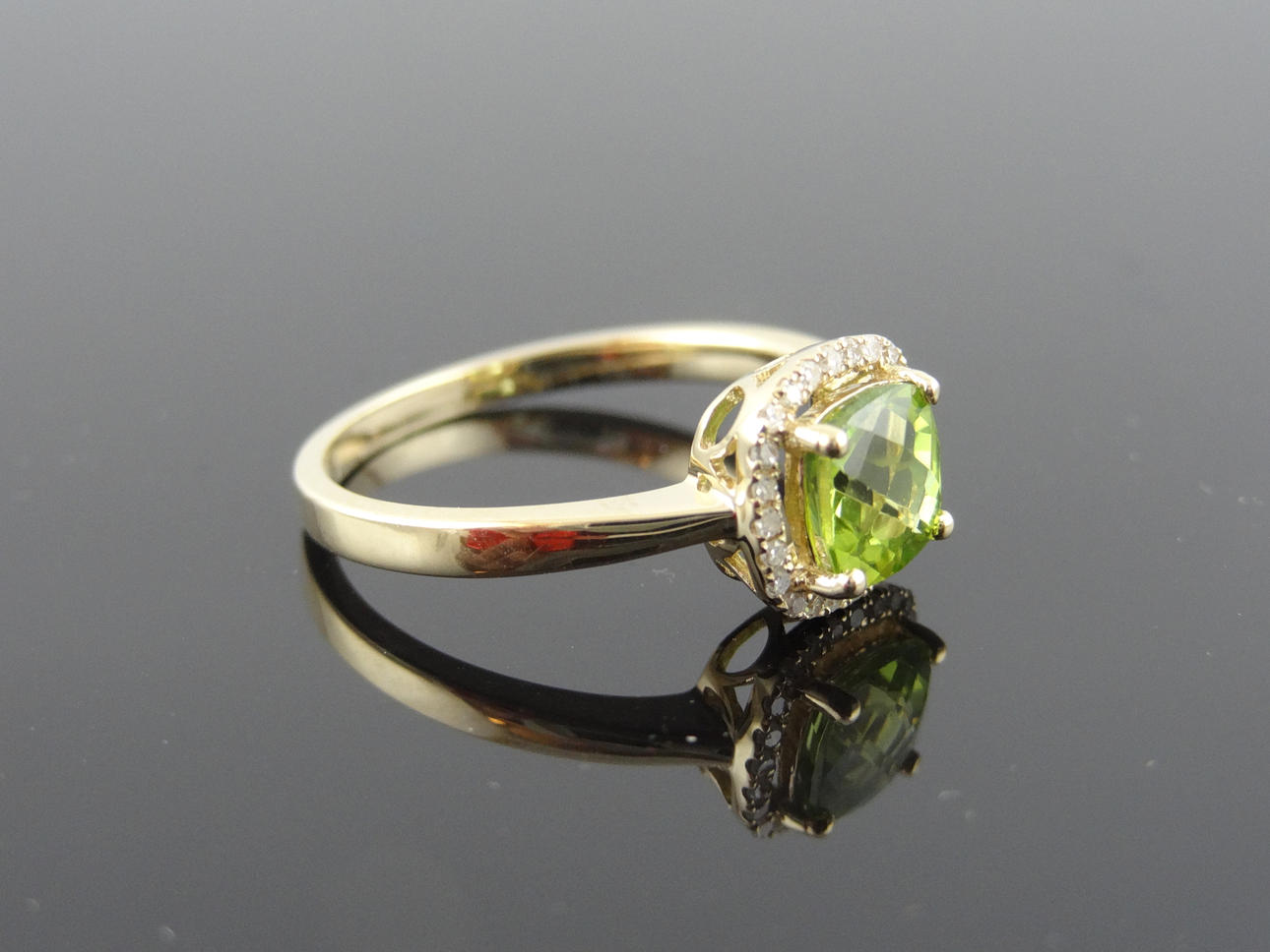 Kvinnors Perdiot diamantring 1,30cts.