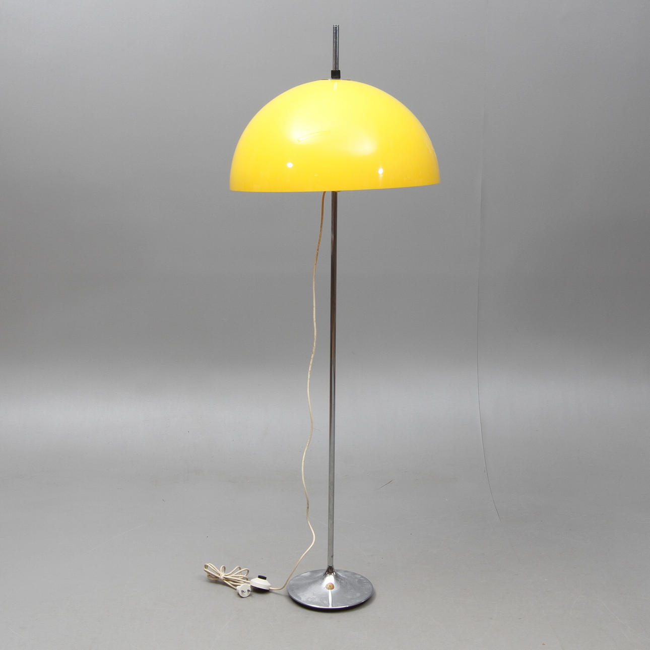 GOLVLAMPA, Bentler A/S, Danmark, 1900-tal.