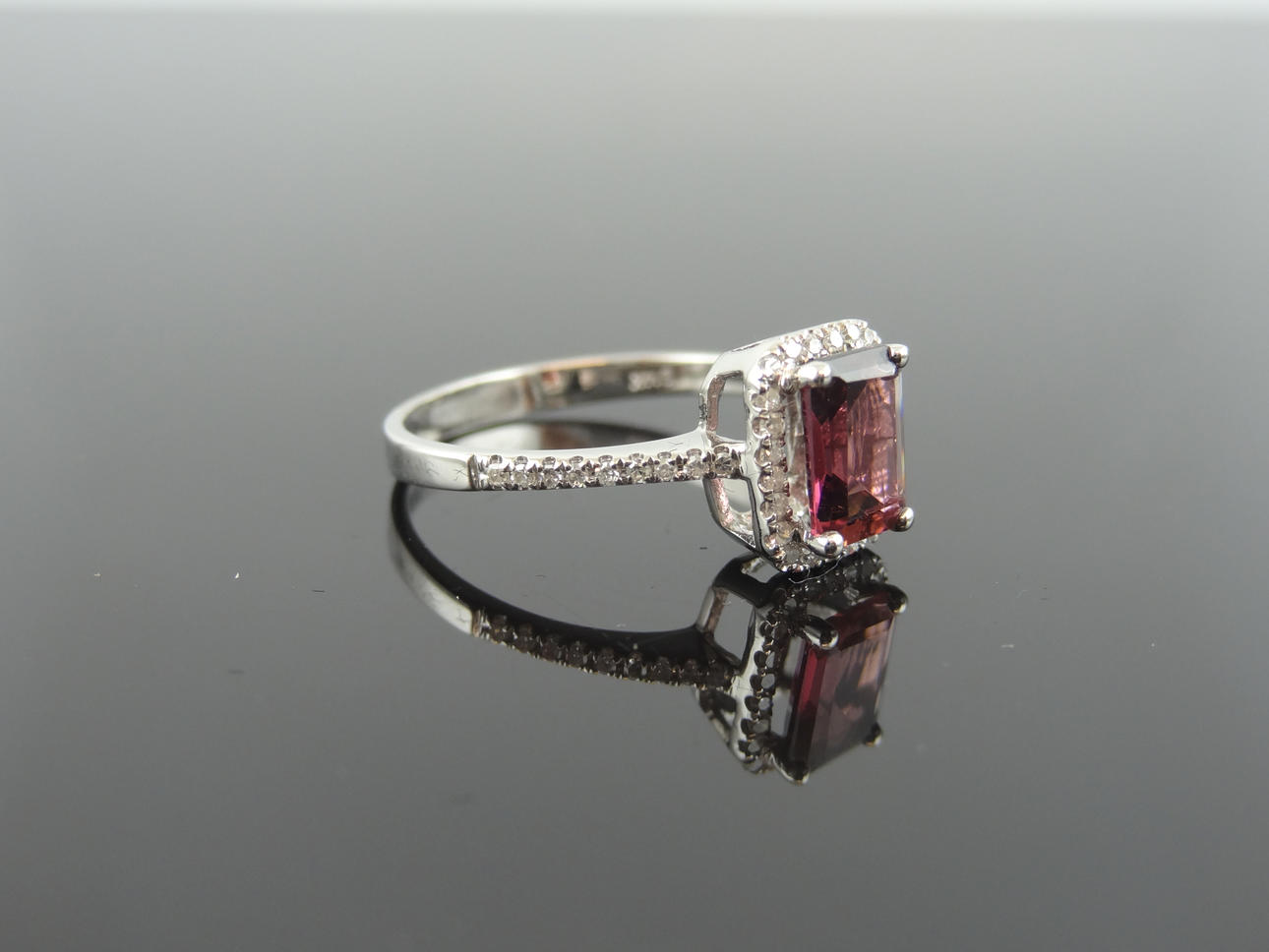 ROSA/LILA turmalin diamantring 1,21cts.