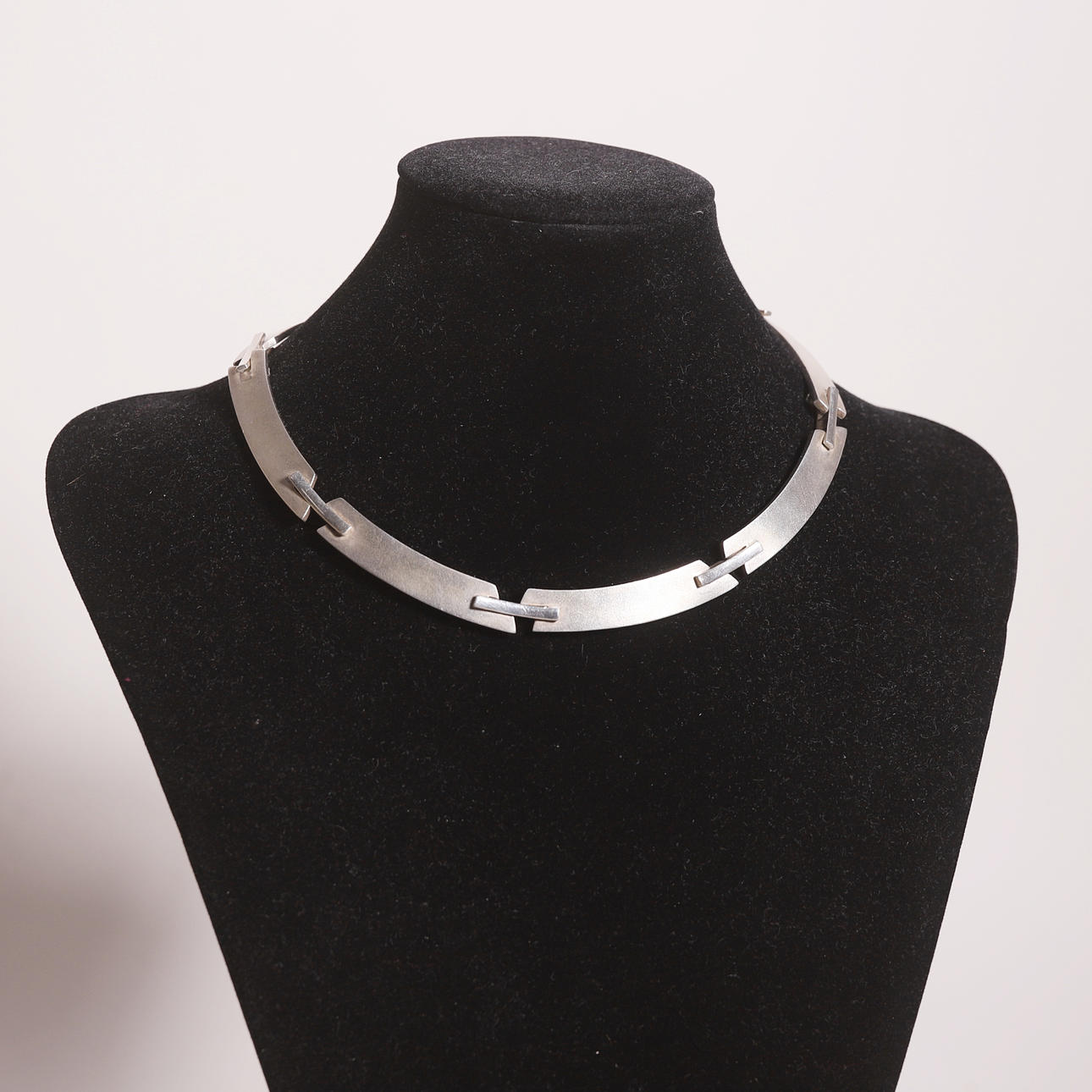 STARRE HALSKETTE, STERLINGSILBER. 70er.