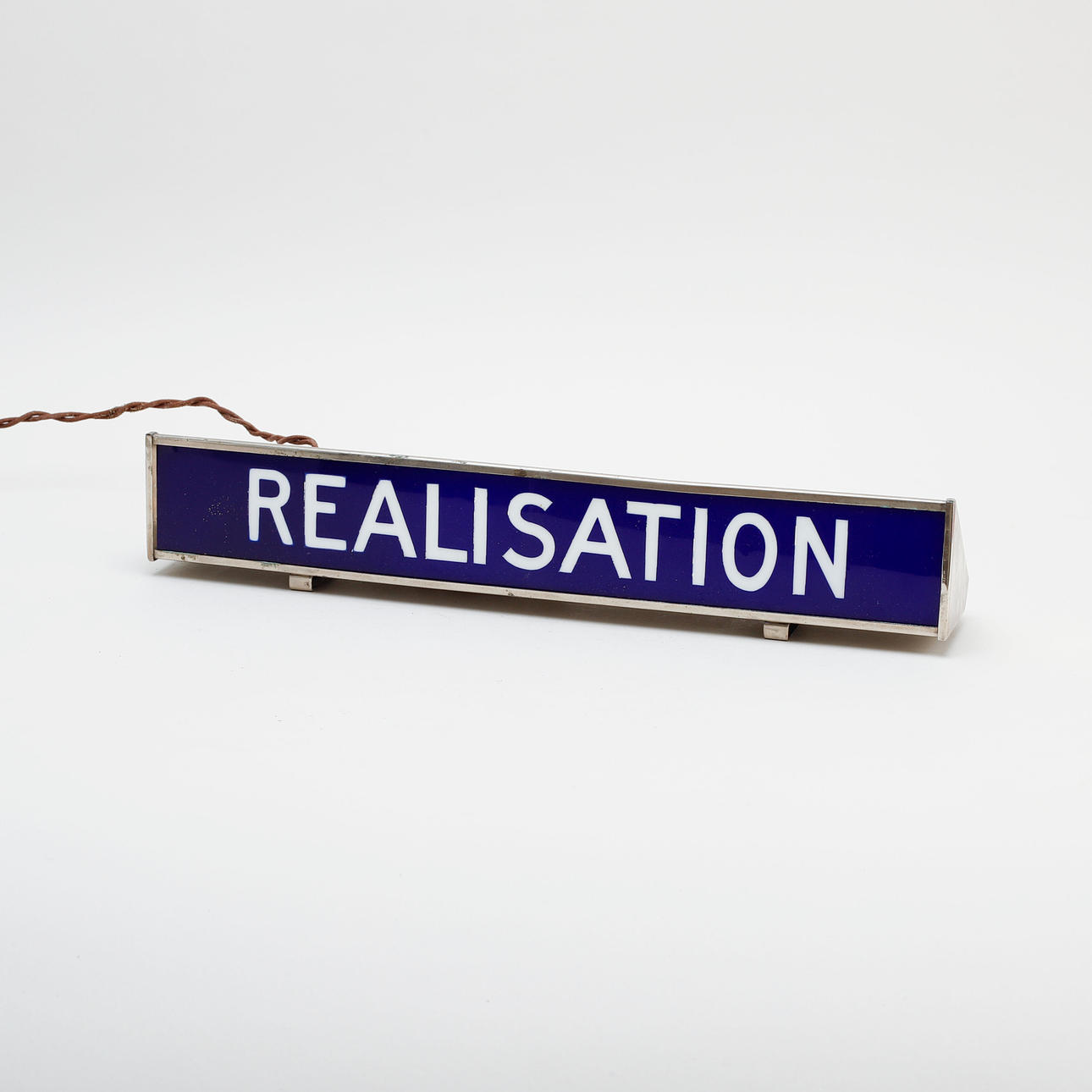 SKILT / LYSKASSE, midten af 1900-tallet.