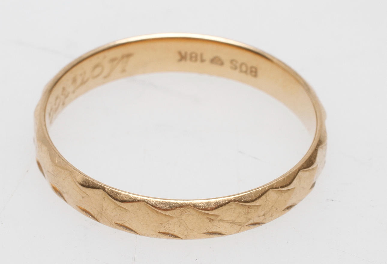 RING, 18k guld, vikt ca 4 gr.
