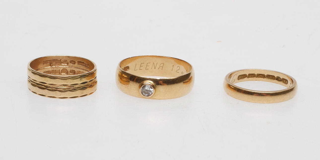 RINGAR, 3 st, 18k guld, vikt ca 11 gr.