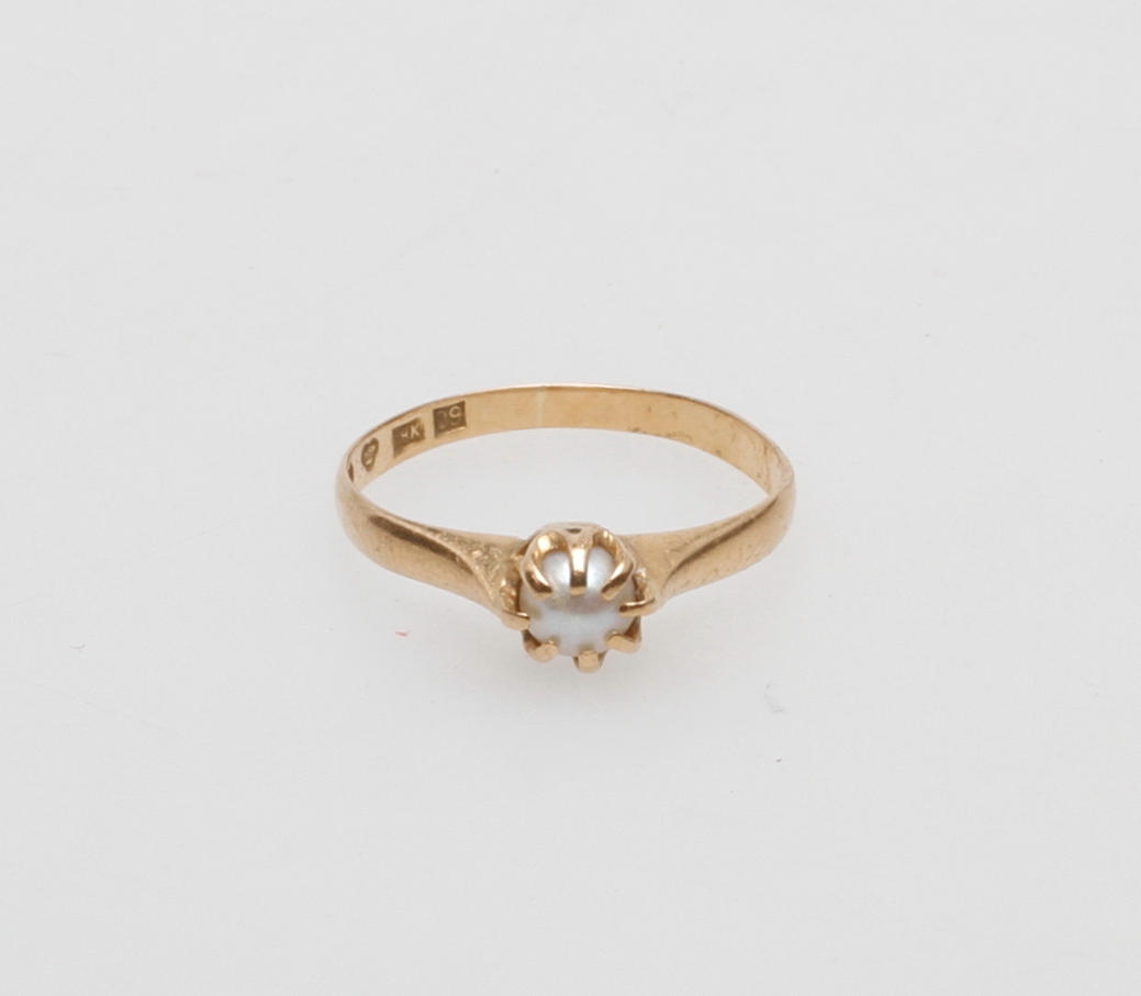 PÄRLRING, 18k guld, vikt ca 1,9 gr.