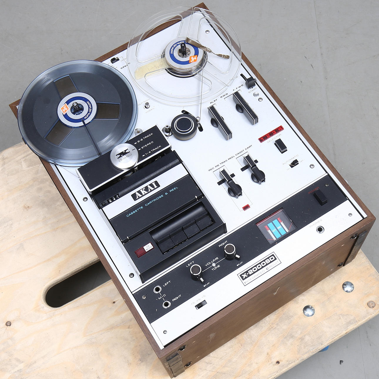 ROLLER PLAYER, Akai X-2000SD.