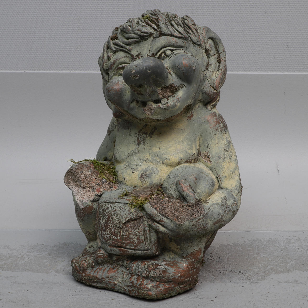 TRÄDGÅRDSSKULPTUR, troll, betong.