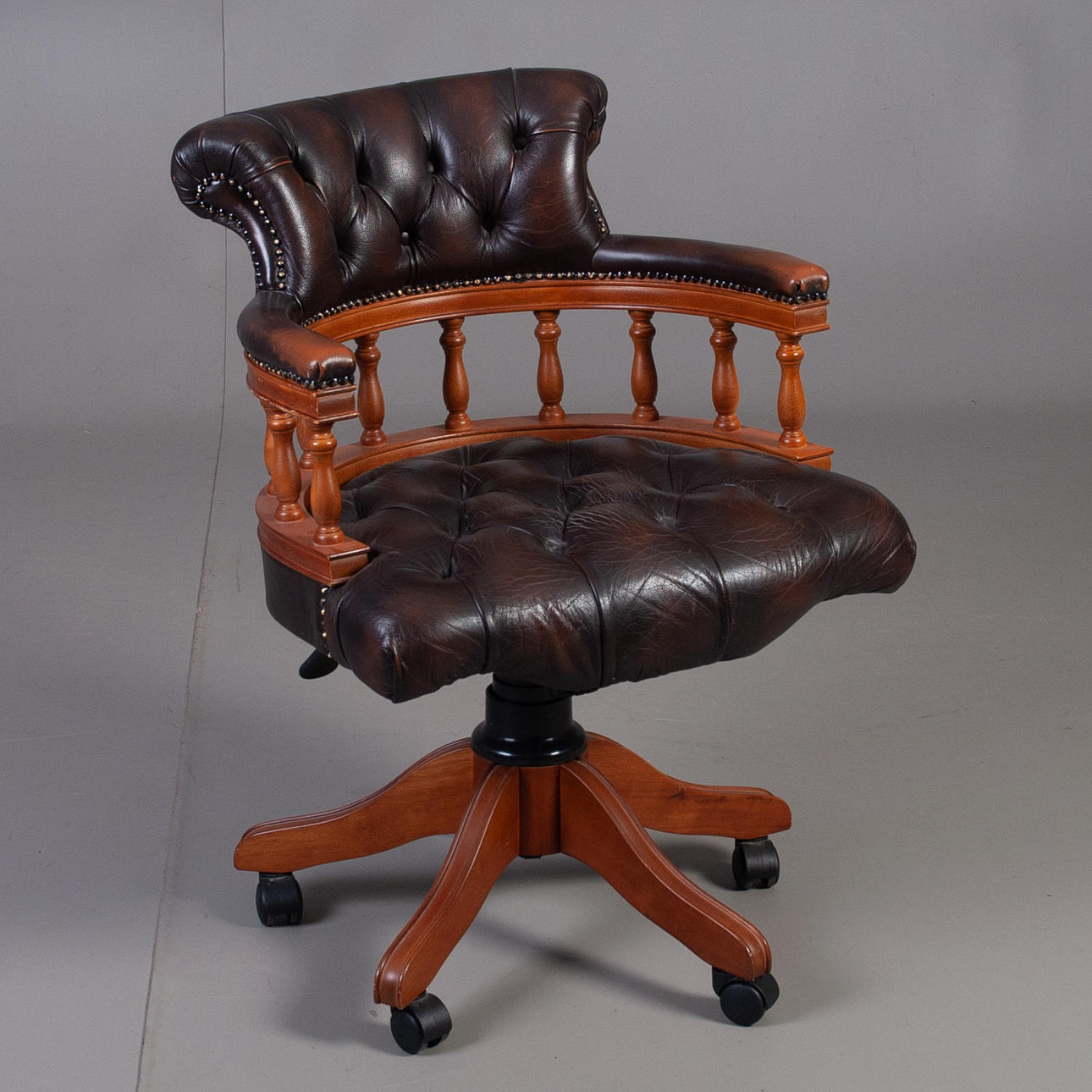 SKRIVBORDSSTOL, Engelsk stil, 1900-tal.