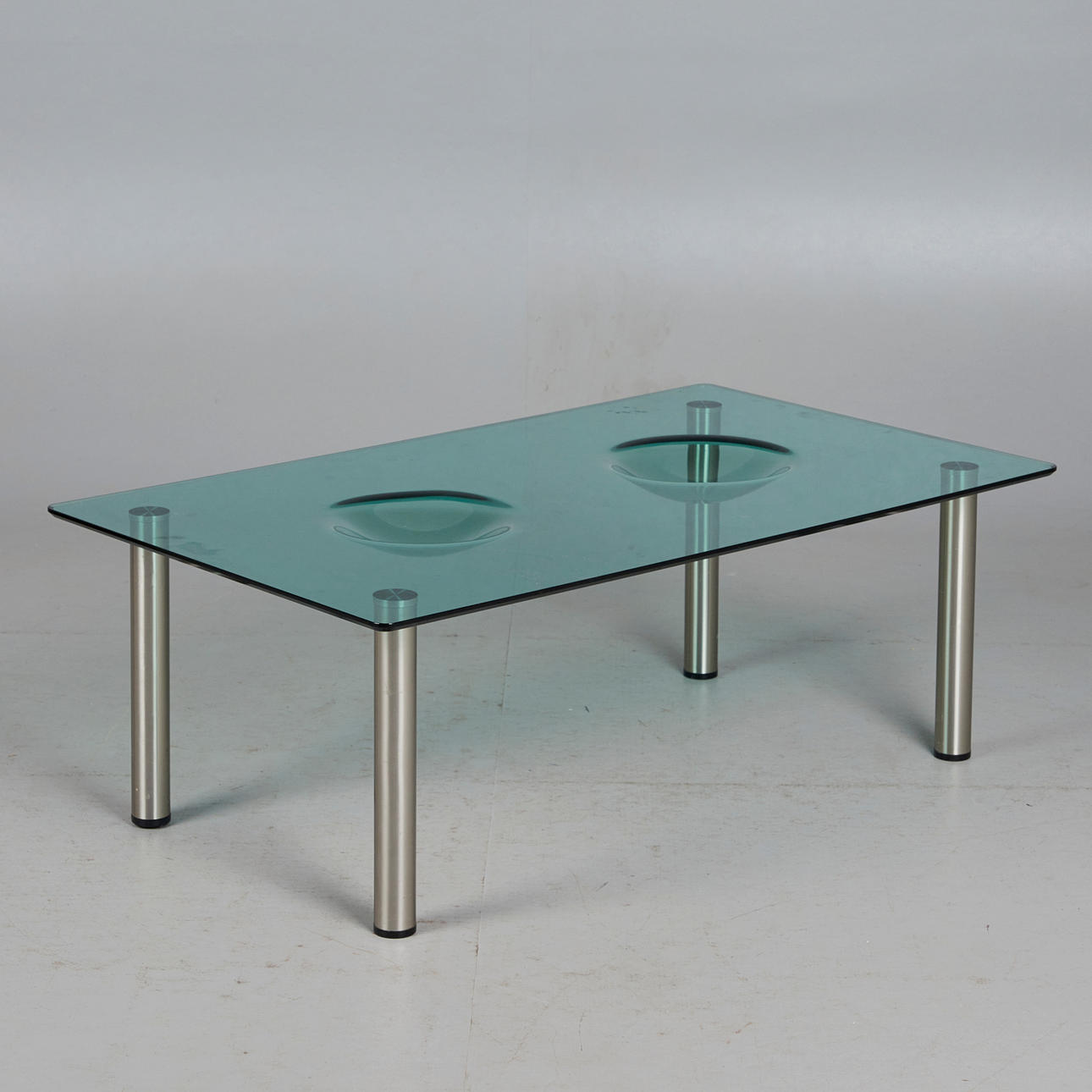 Glasbord / sidebord, stål, glas.