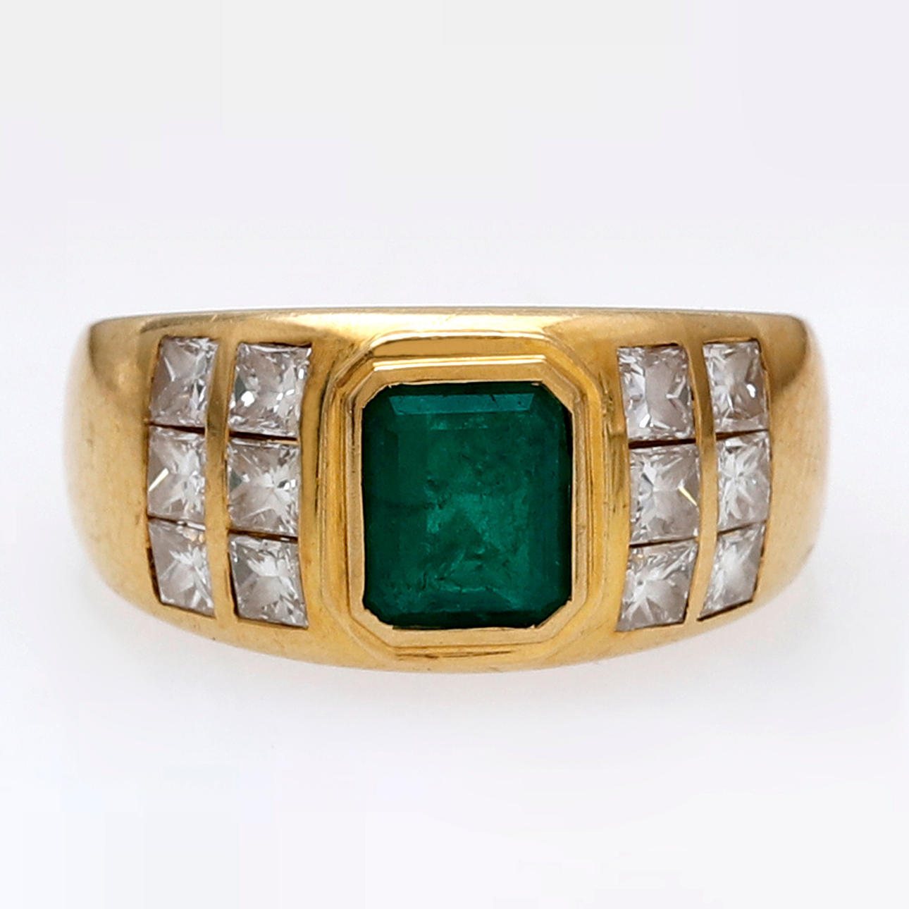 ROSA BISBE. Emerald and diamond ring.