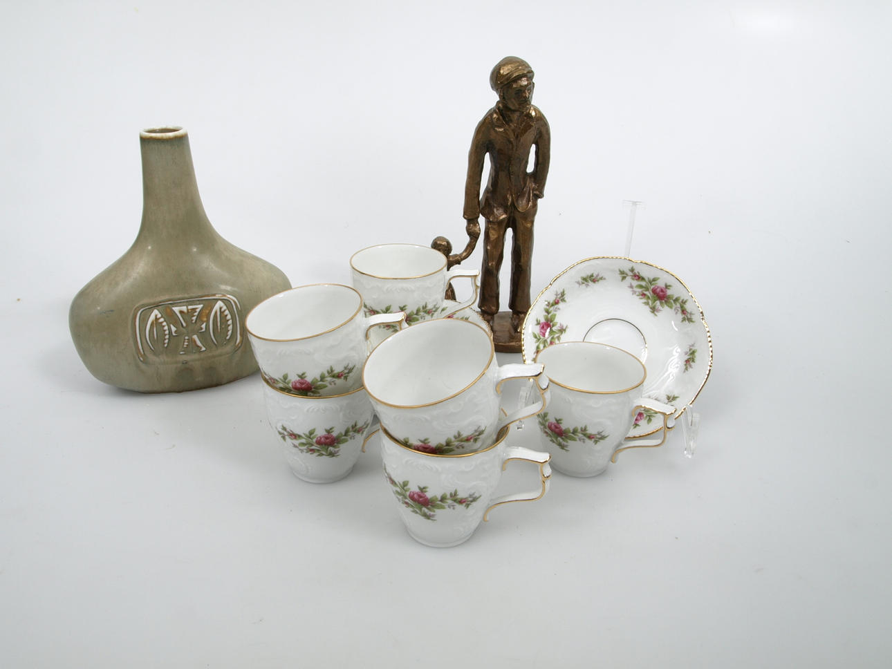 PARTI PORSLINS OCH METALLFÖREMÅL, 14 delar, bland annat Rosenthal.