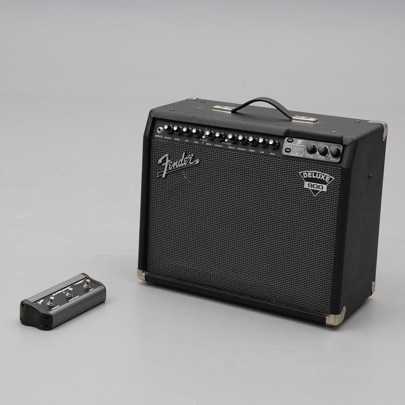 FENDER Deluxe 900, guitar amplifier.