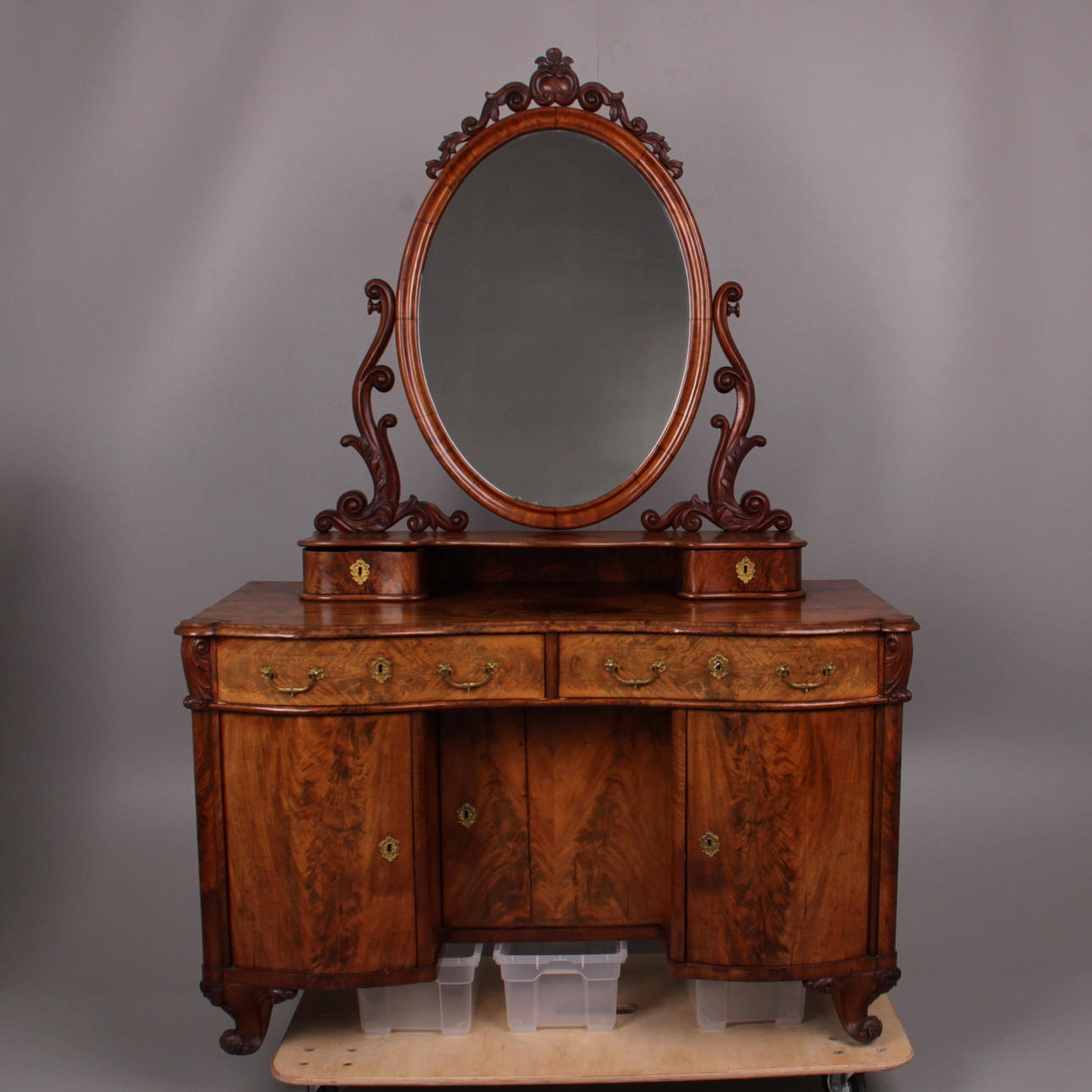 SPEGELBYRÅ, valnöt, nyrokoko, 1800-talets andra hälft.