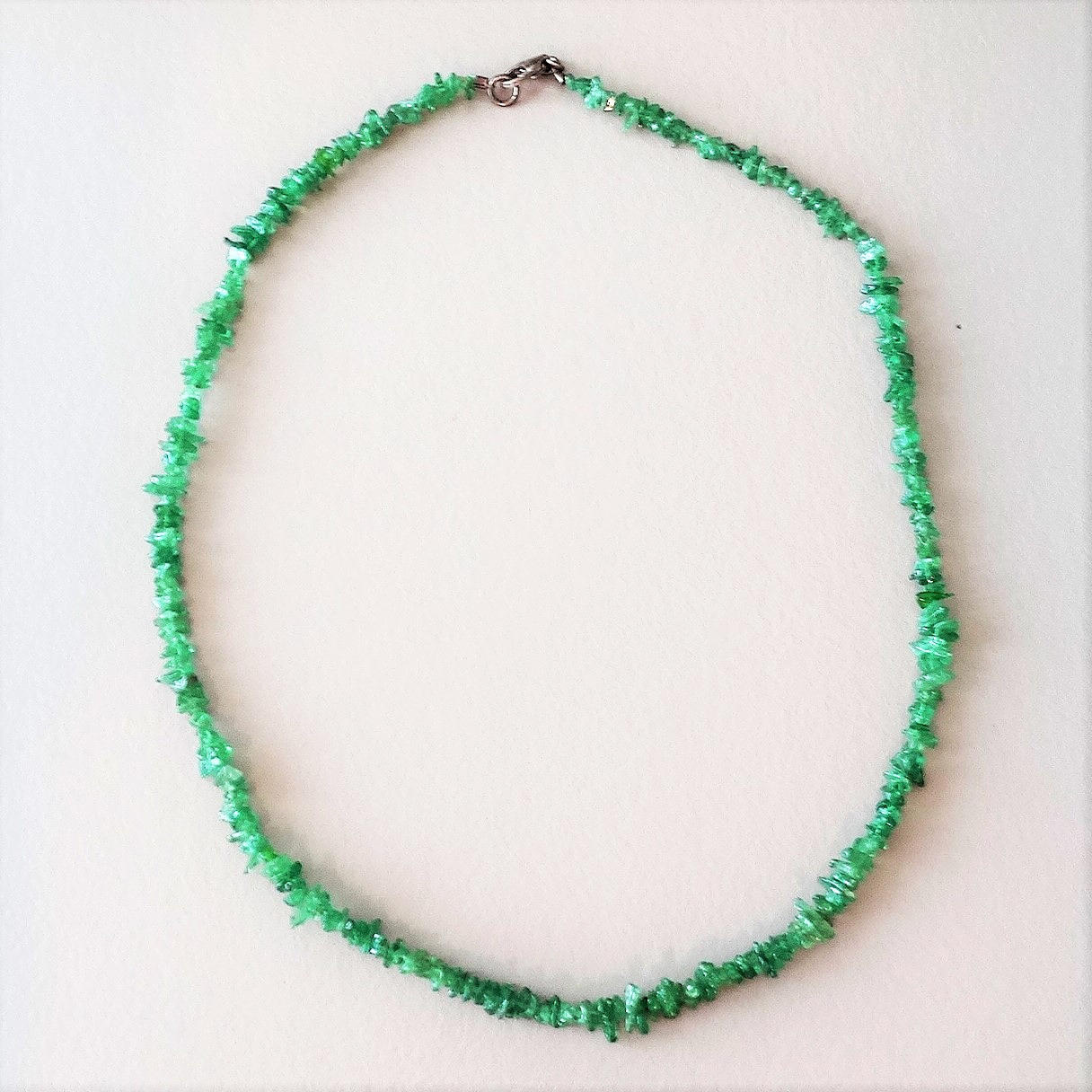 TSAVORIT-KETTE mit 925/Silber Verschluss.