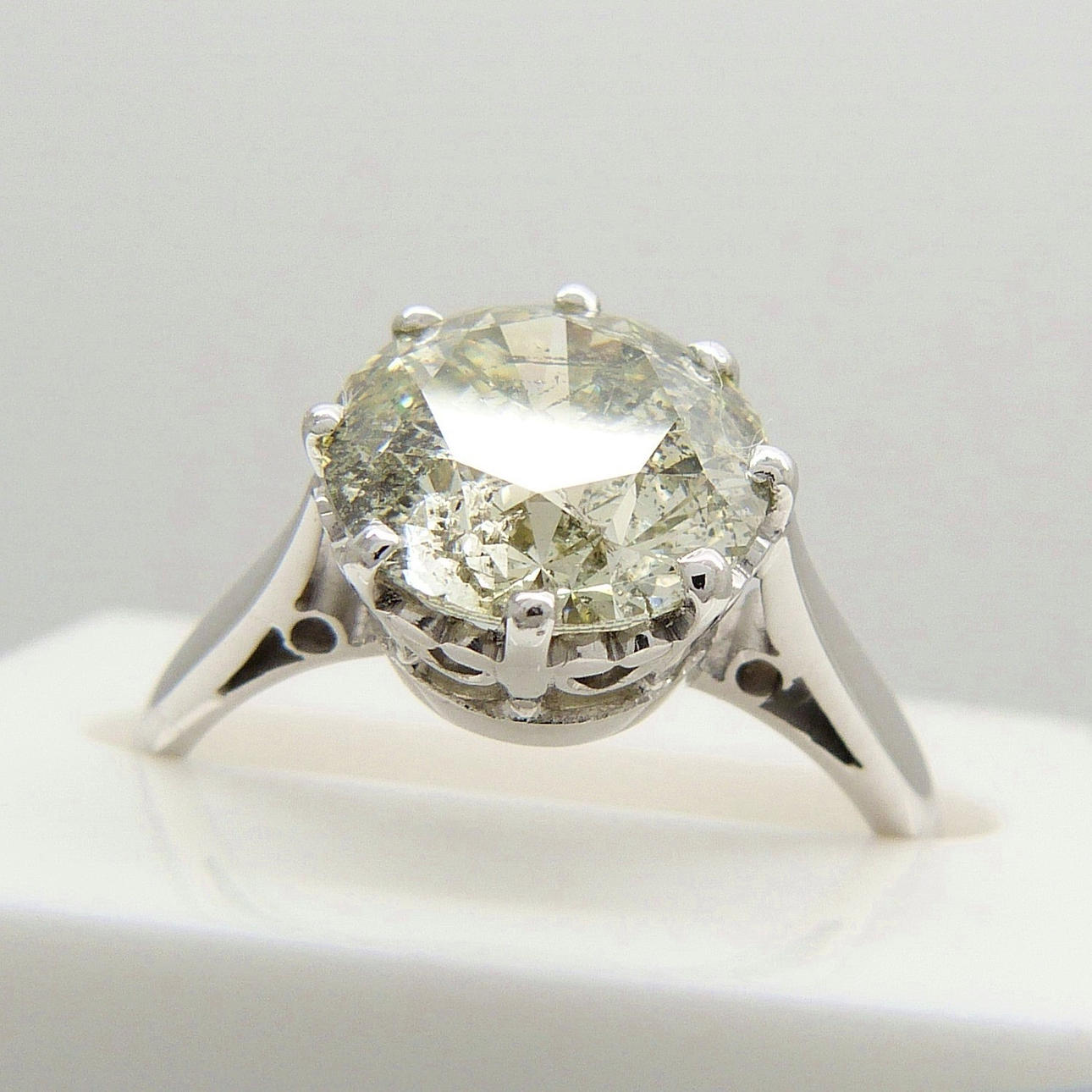 2.54ct DIAMANT SOLITAIRE RING med certifikat.
