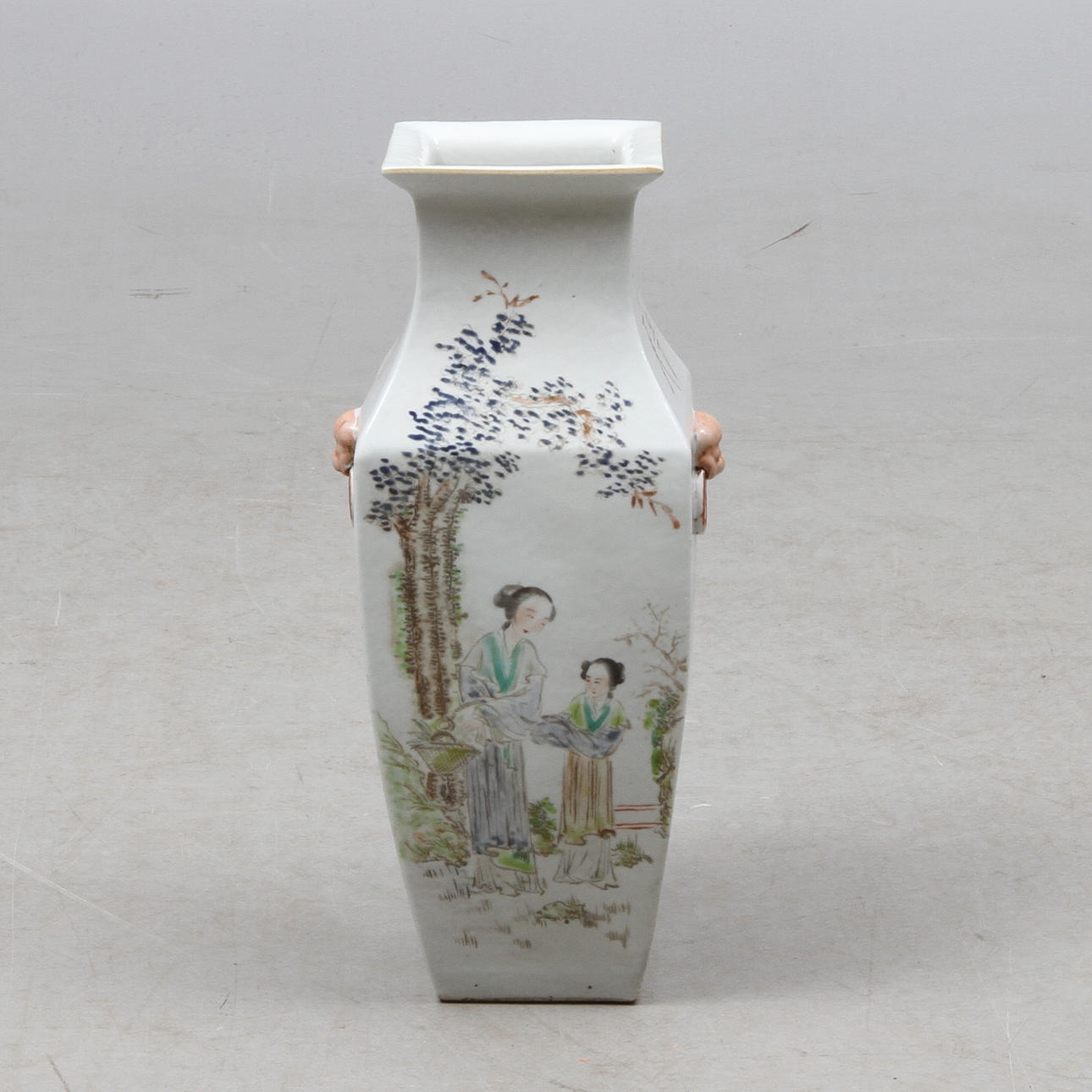 VAS, med hänklar, porslin, Kina.